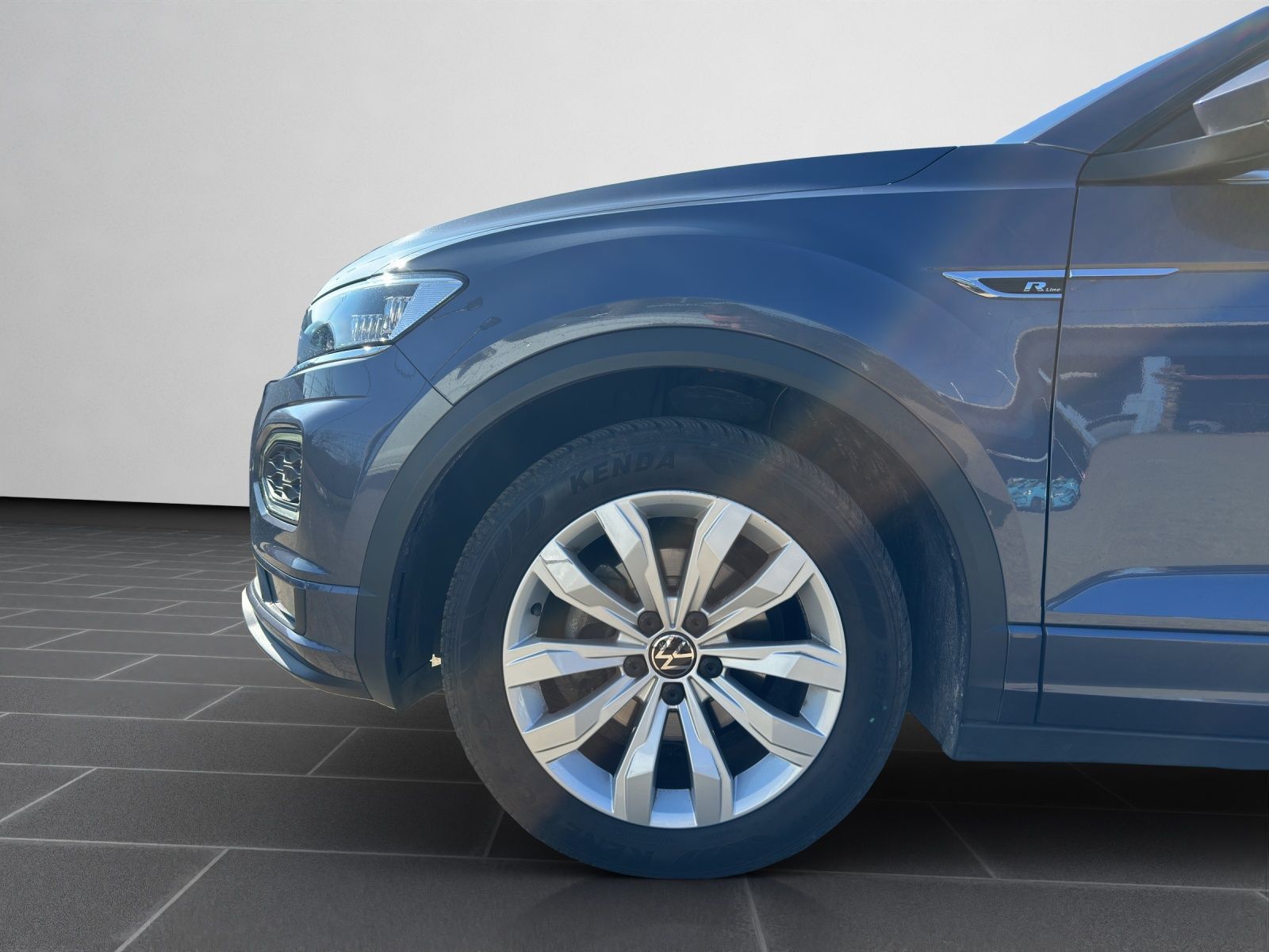 Volkswagen T-Roc R-Line 1.5 TSI DSG - Samsaru's Car Outlet