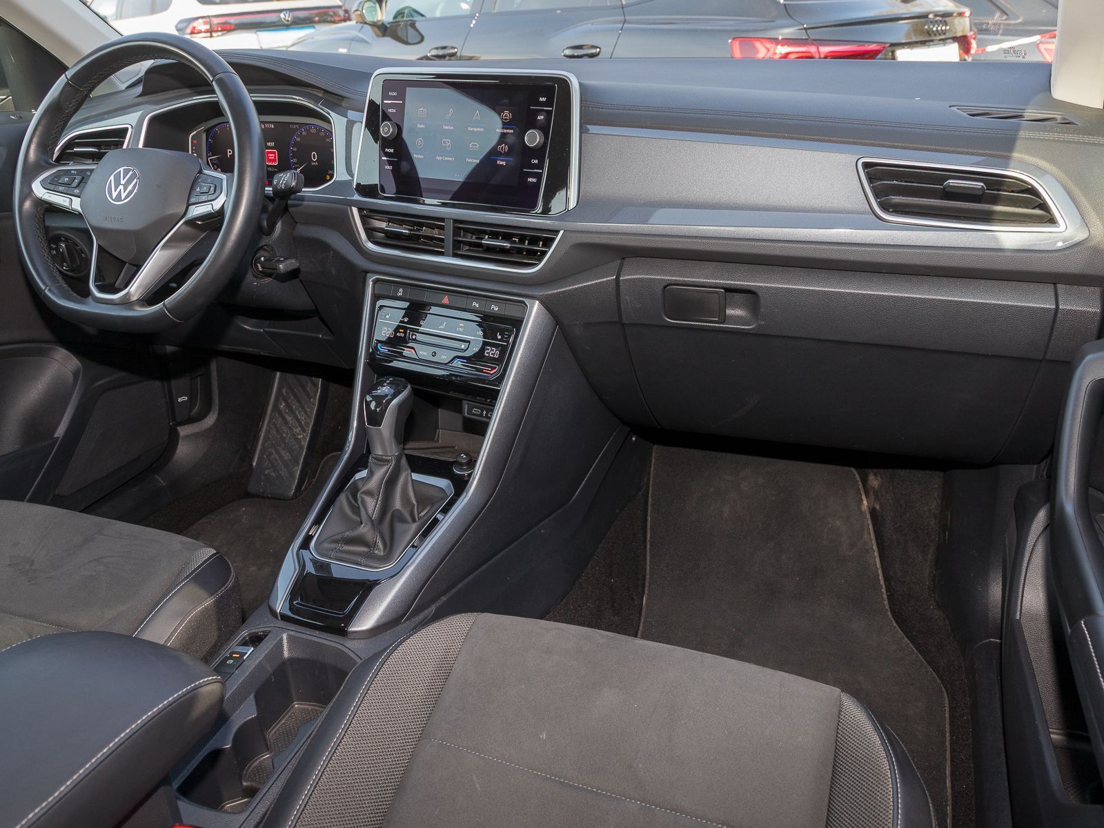 Volkswagen T-Roc 1.5 TSI DSG STYLE - Samsaru's Car Outlet