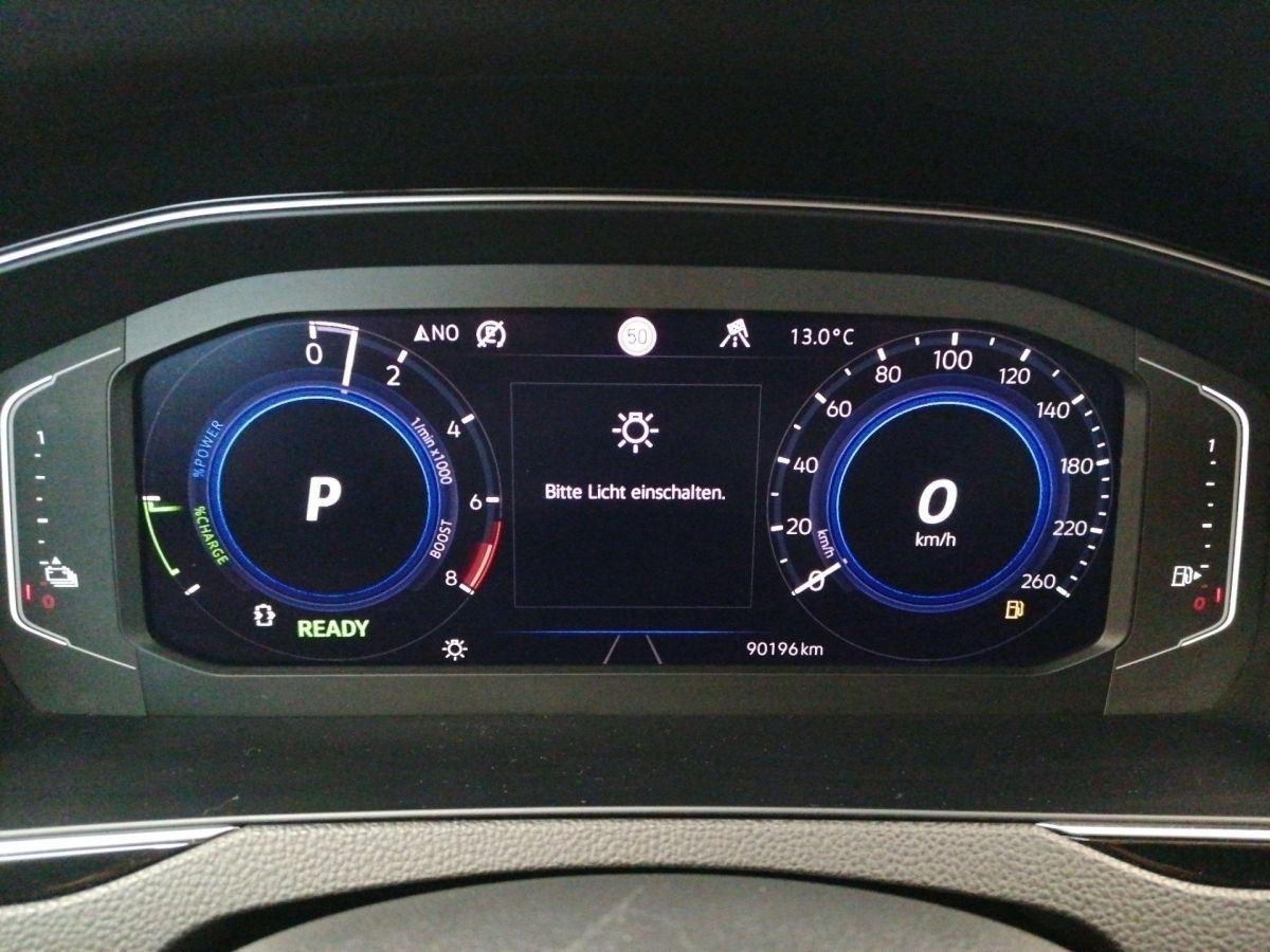Volkswagen Passat GTE R-Line - Samsaru's Car Outlet