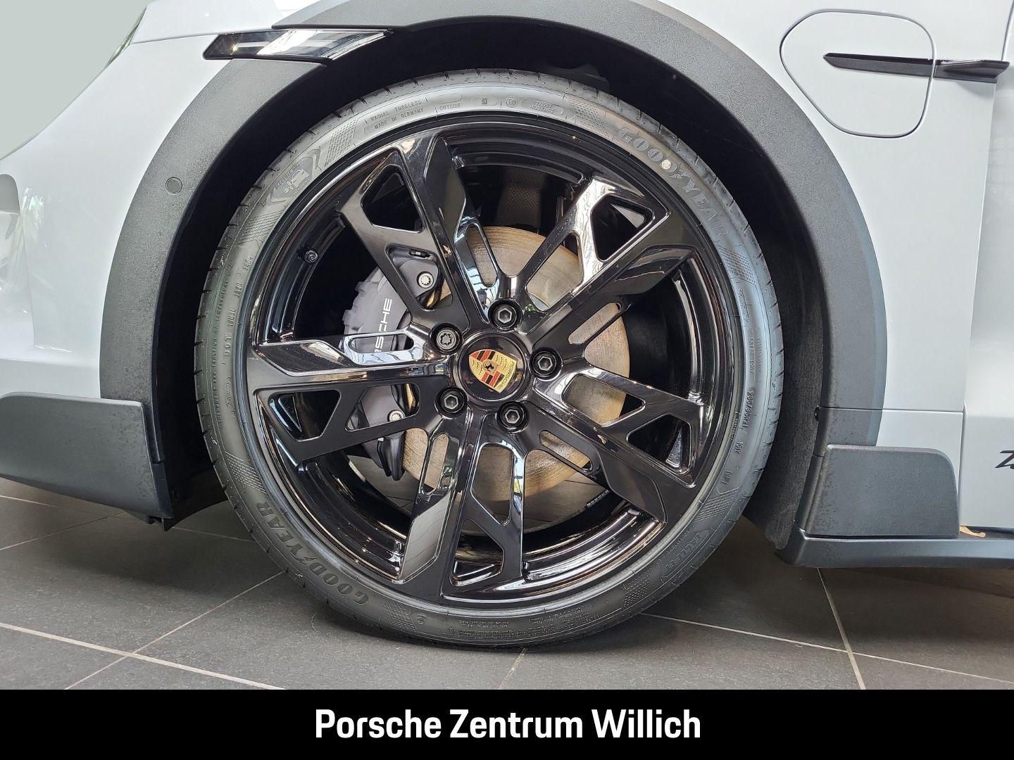 Porsche Taycan 4 Cross Turismo InnoDrive Surround-View