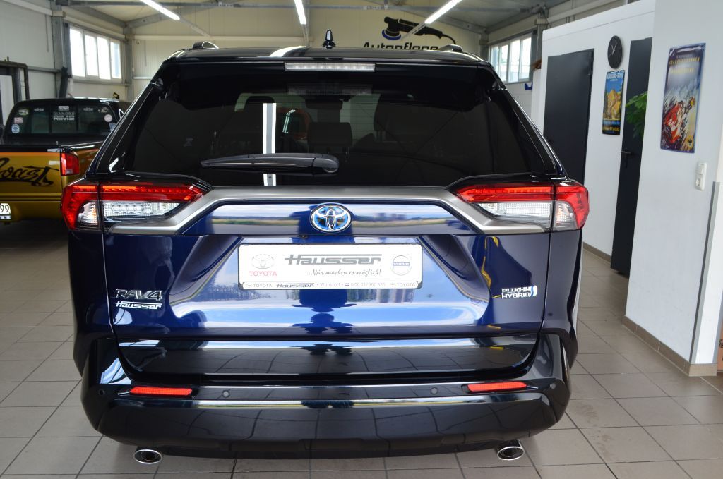 Toyota RAV 4 4x4 Plug-in-Hybrid - Samsaru's Car Outlet