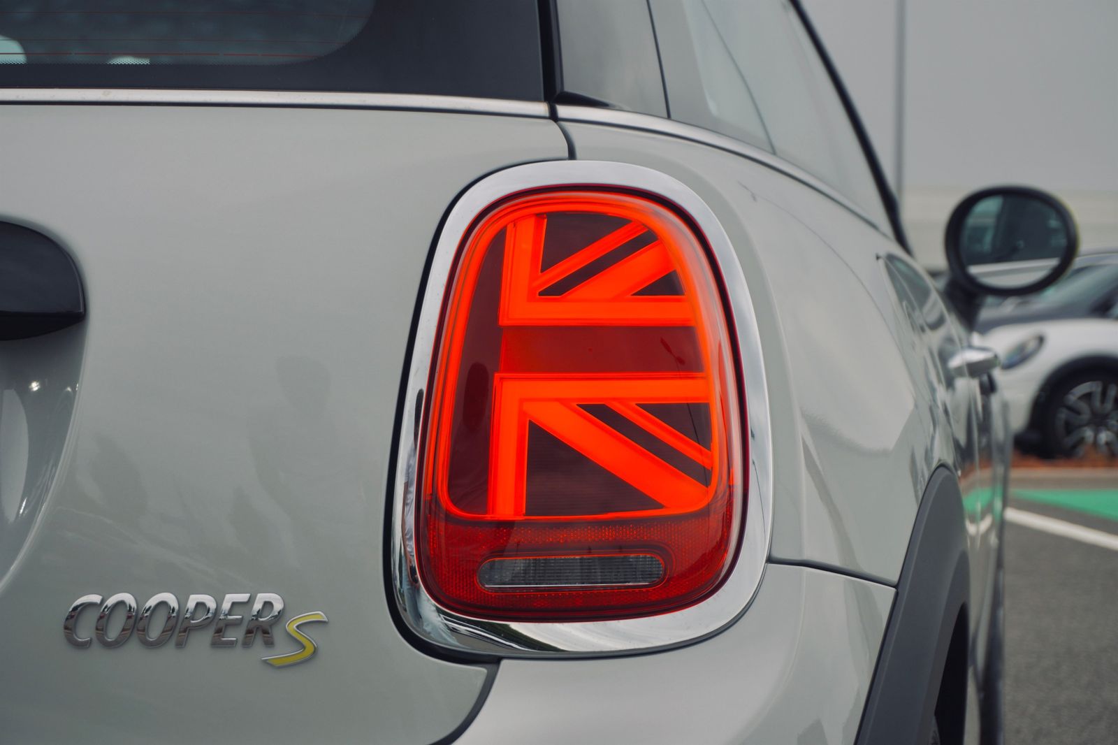 MINI Cooper SE Hatch - Samsaru's Car Outlet