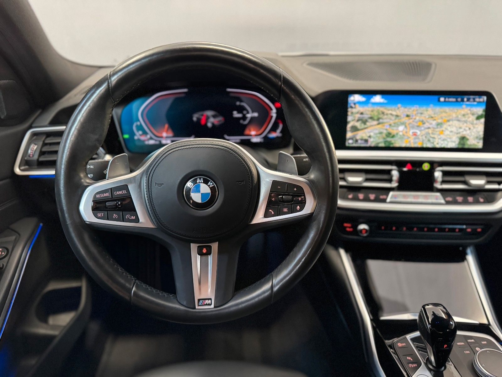 BMW 320i M-Sport - Samsaru's Car Outlet