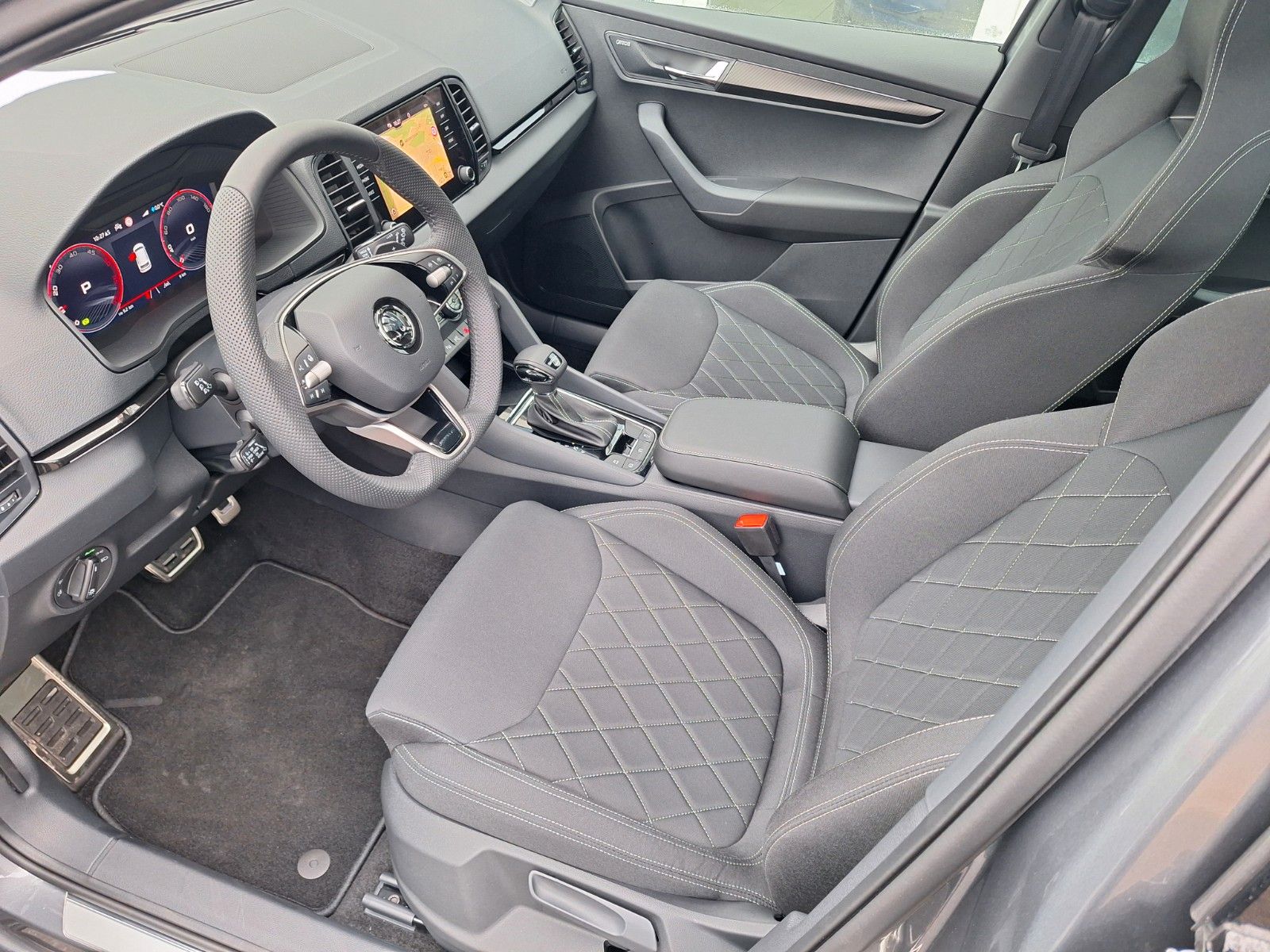 Skoda Karoq 2.0 TDI DSG Sportl 4x4/ACC/LED/Standh/AHK