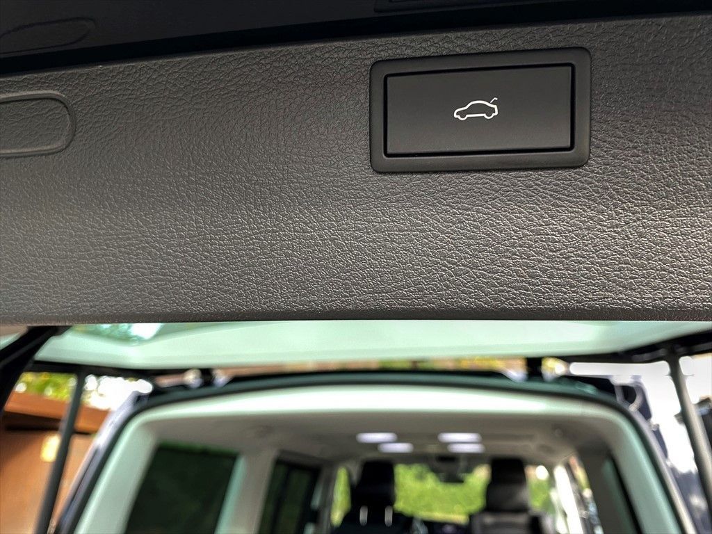 Volkswagen T6.1 Highline DSG 4MOTION - Samsaru's Car Outlet