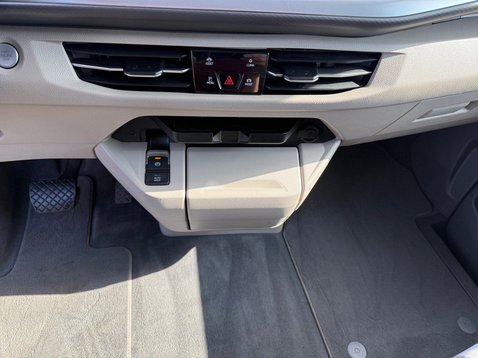 Volkswagen T7 Multivan Life 1.4 TSI PHEV lang DSG ACC DCC