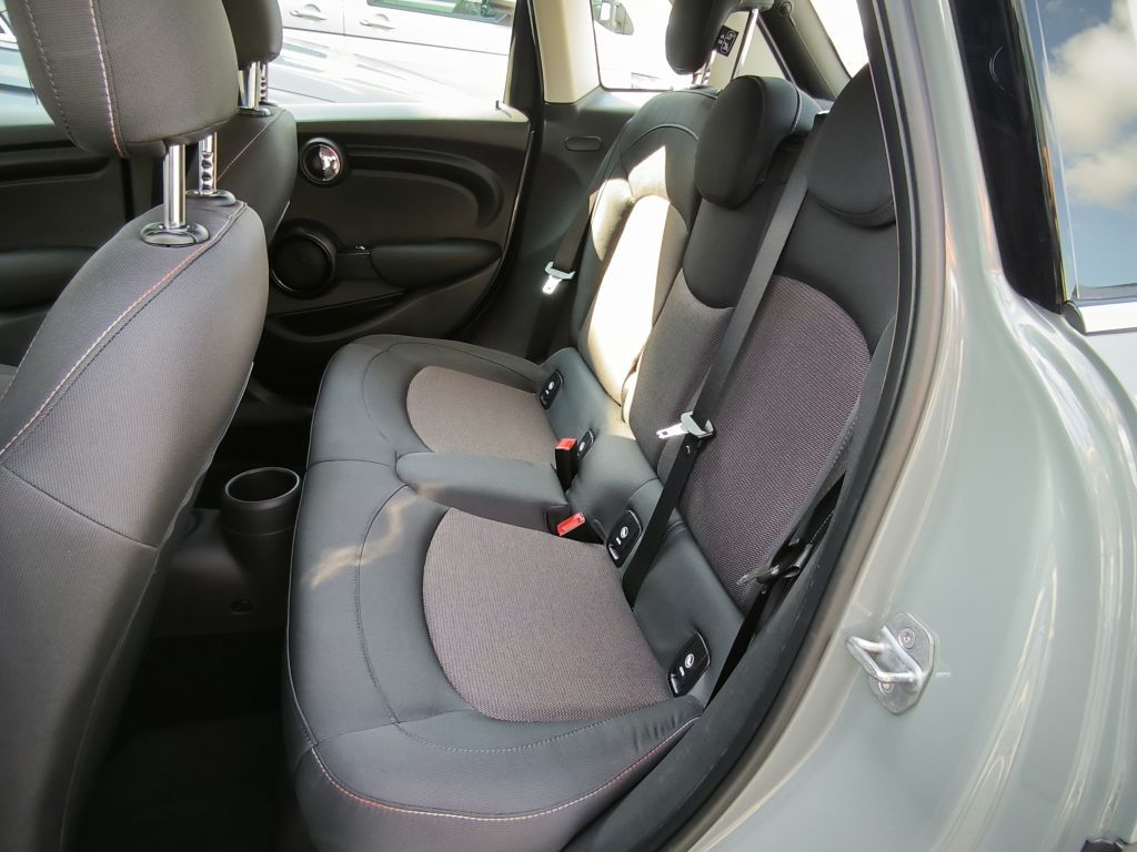MINI Mini One - Samsaru's Car Outlet