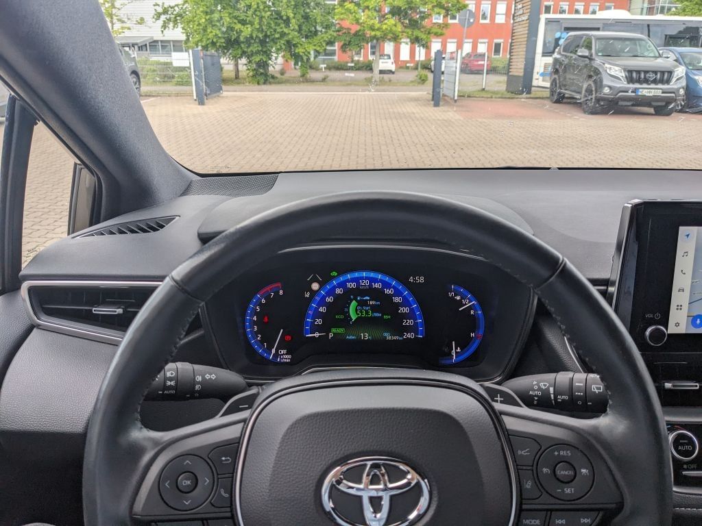 Toyota Corolla 2.0 Hybrid - Samsaru's Car Outlet
