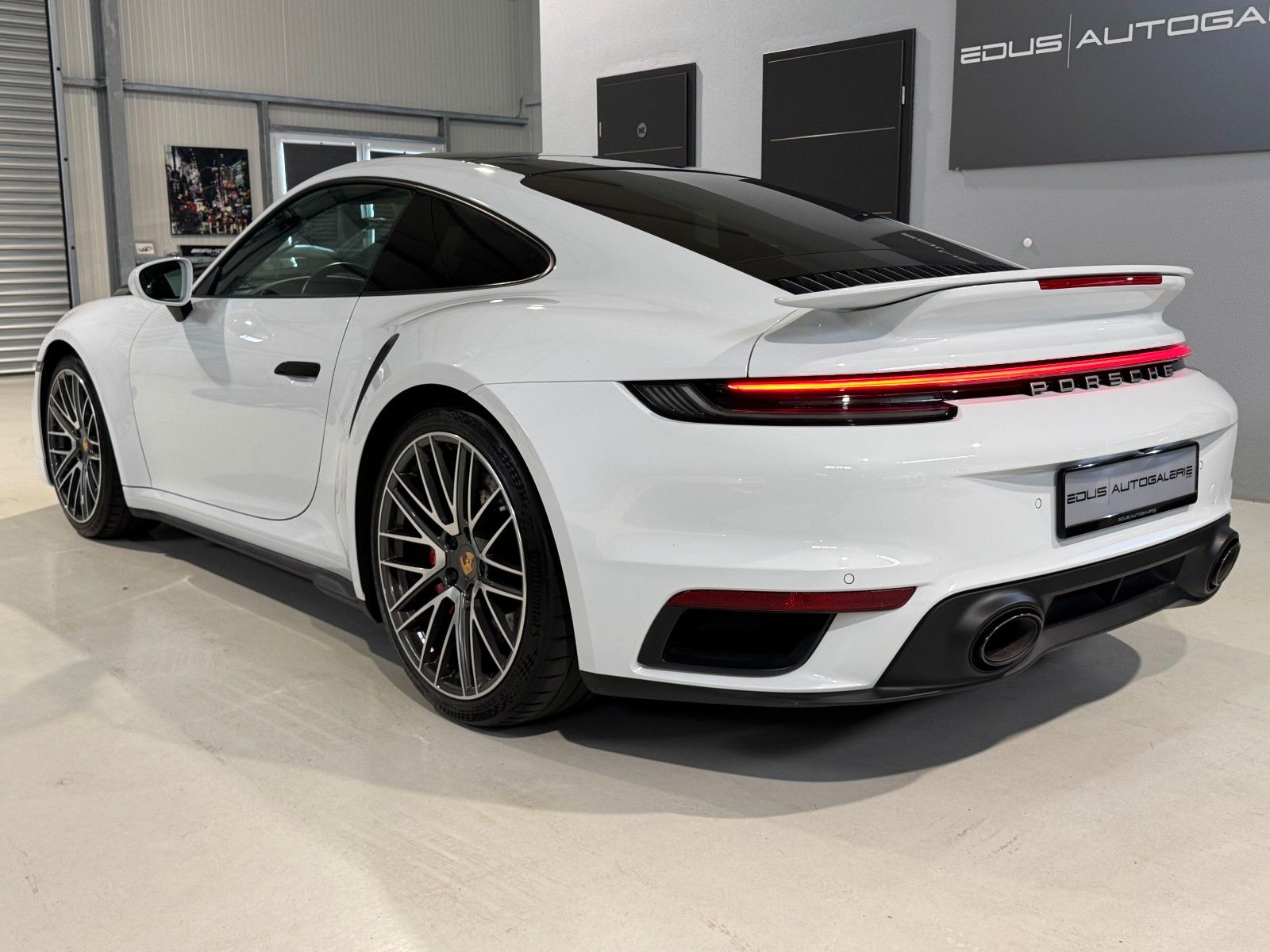 Porsche 992 Turbo - Samsaru's Car Outlet