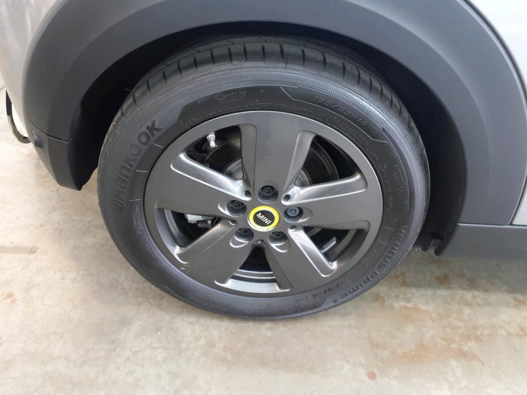 MINI Cooper SE Essential Trim - Samsaru's Car Outlet