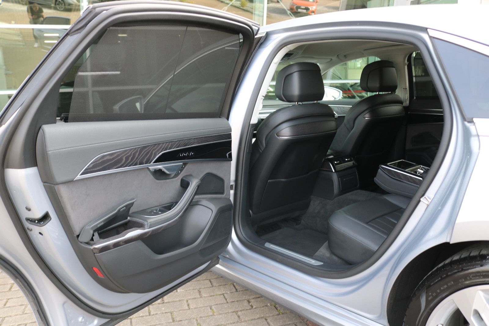 Audi A8 L 50 TDI quattro Lang - Samsaru's Car Outlet