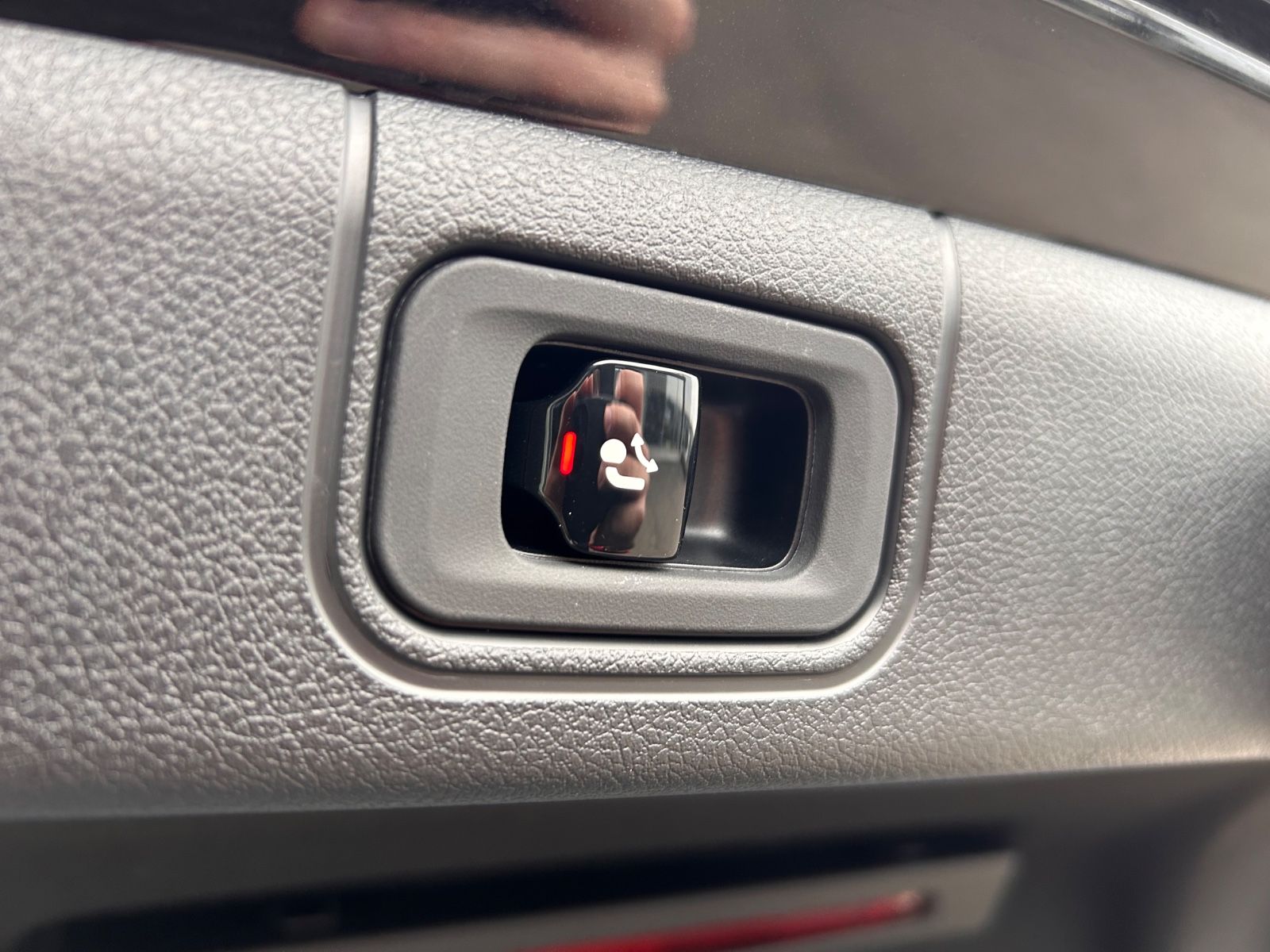 Mercedes-Benz E 220d 4Matic AMG - Samsaru's Car Outlet