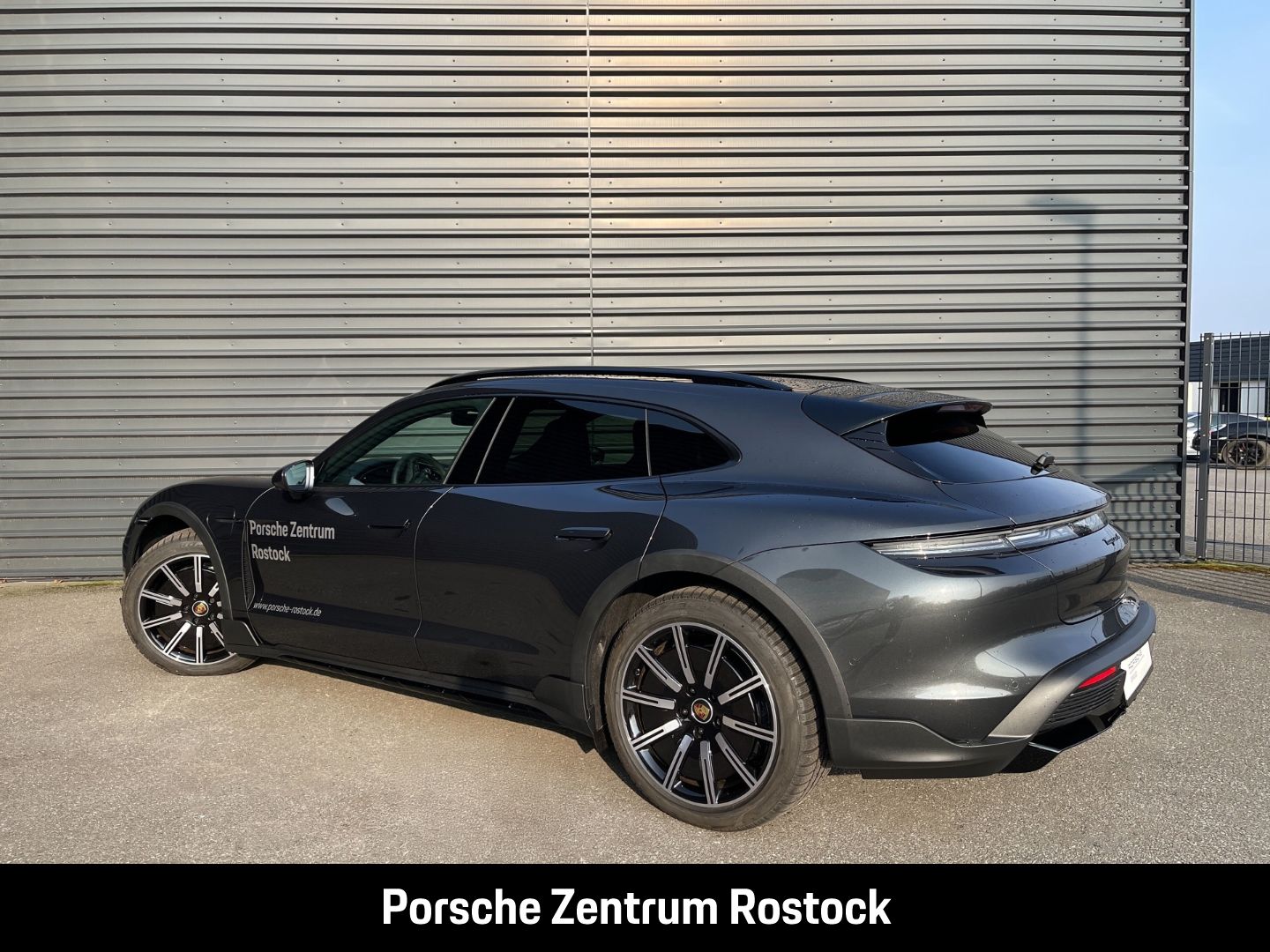 Porsche Taycan 4 Cross Turismo InnoDrive LED-Matrix