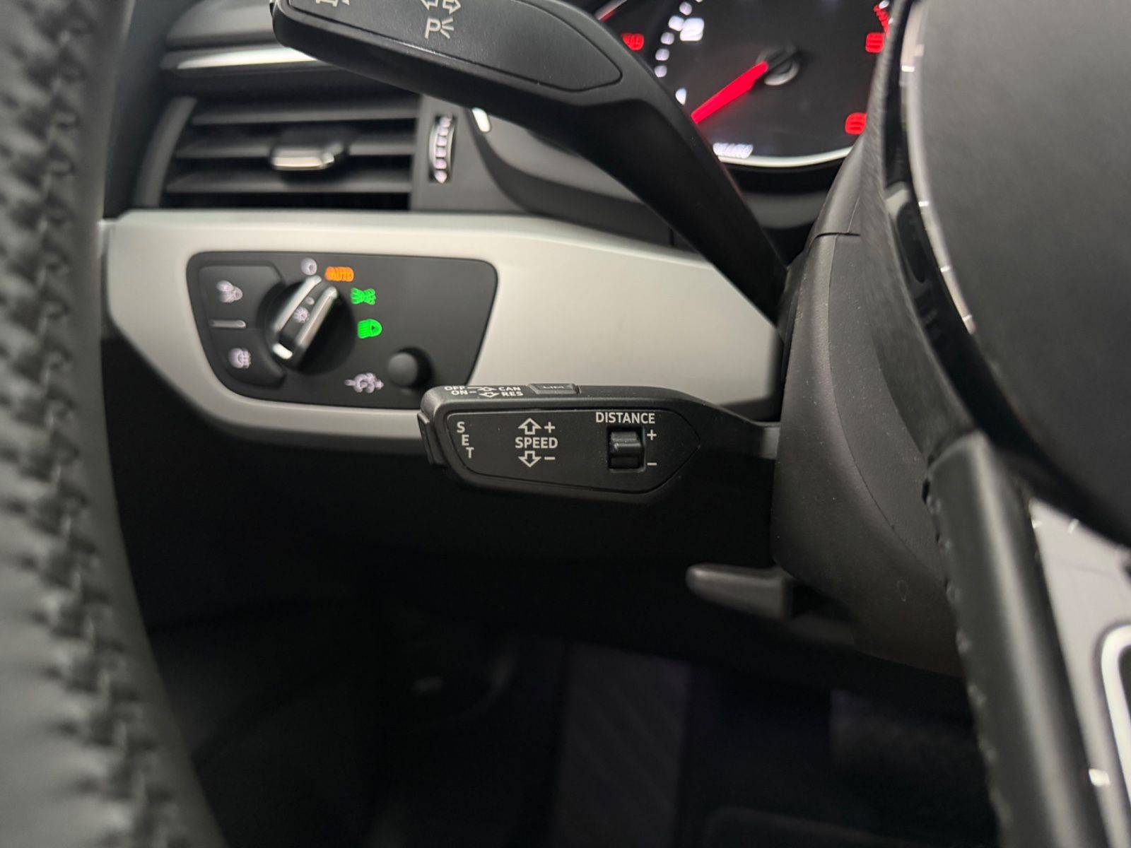 Audi A4 Avant 50 TDI quattro S line*PANO*ACC*CARPLAY*