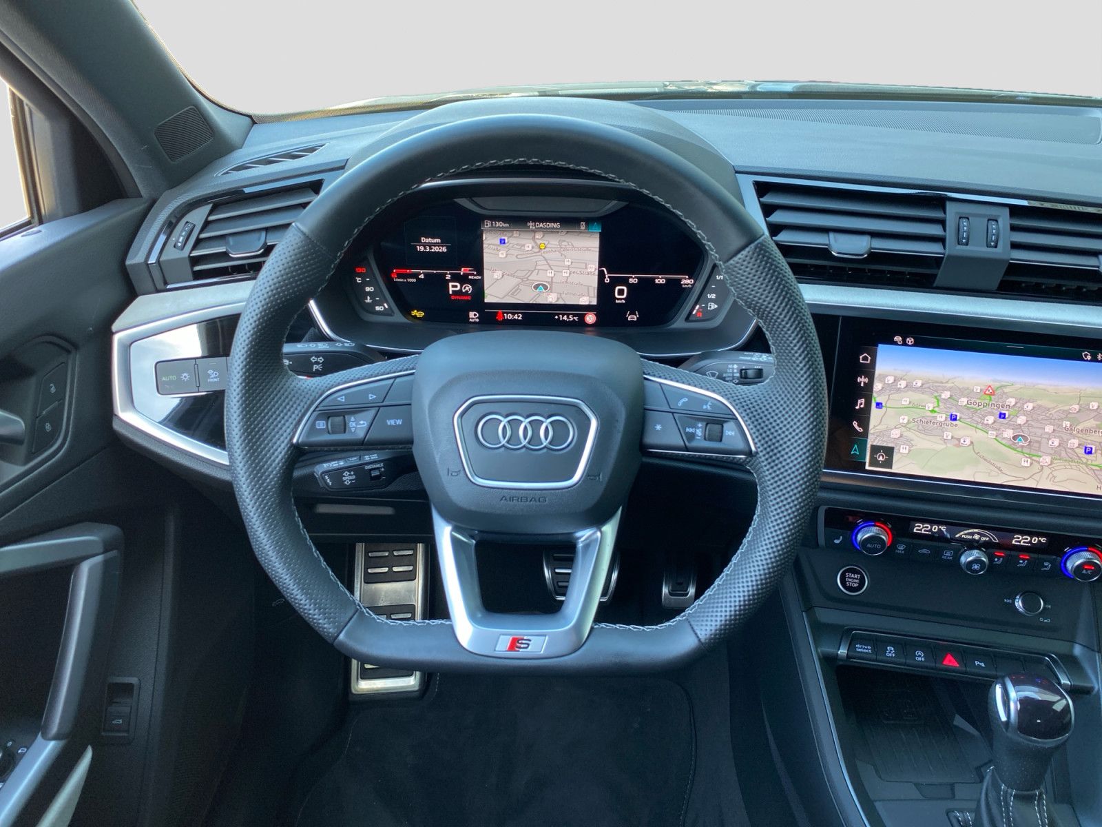 Audi Q3 Sportback 35TDI S-trc S line AHK LED Navi CAM