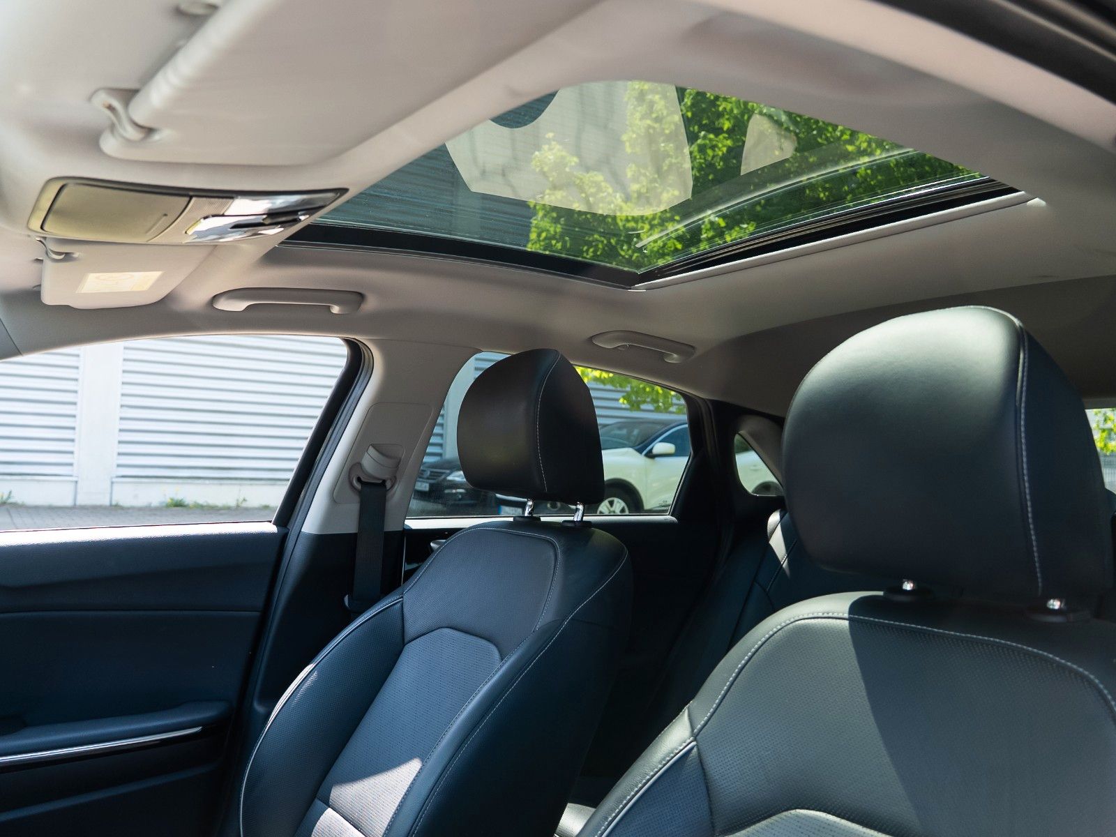 Kia Ceed Platinum Edition - Samsaru's Car Outlet