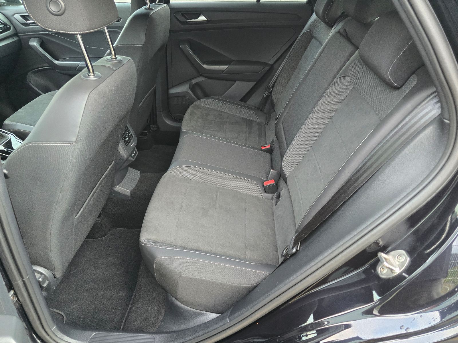 Volkswagen T-Roc 1.5 TSI Style Black - Samsaru's Car Outlet