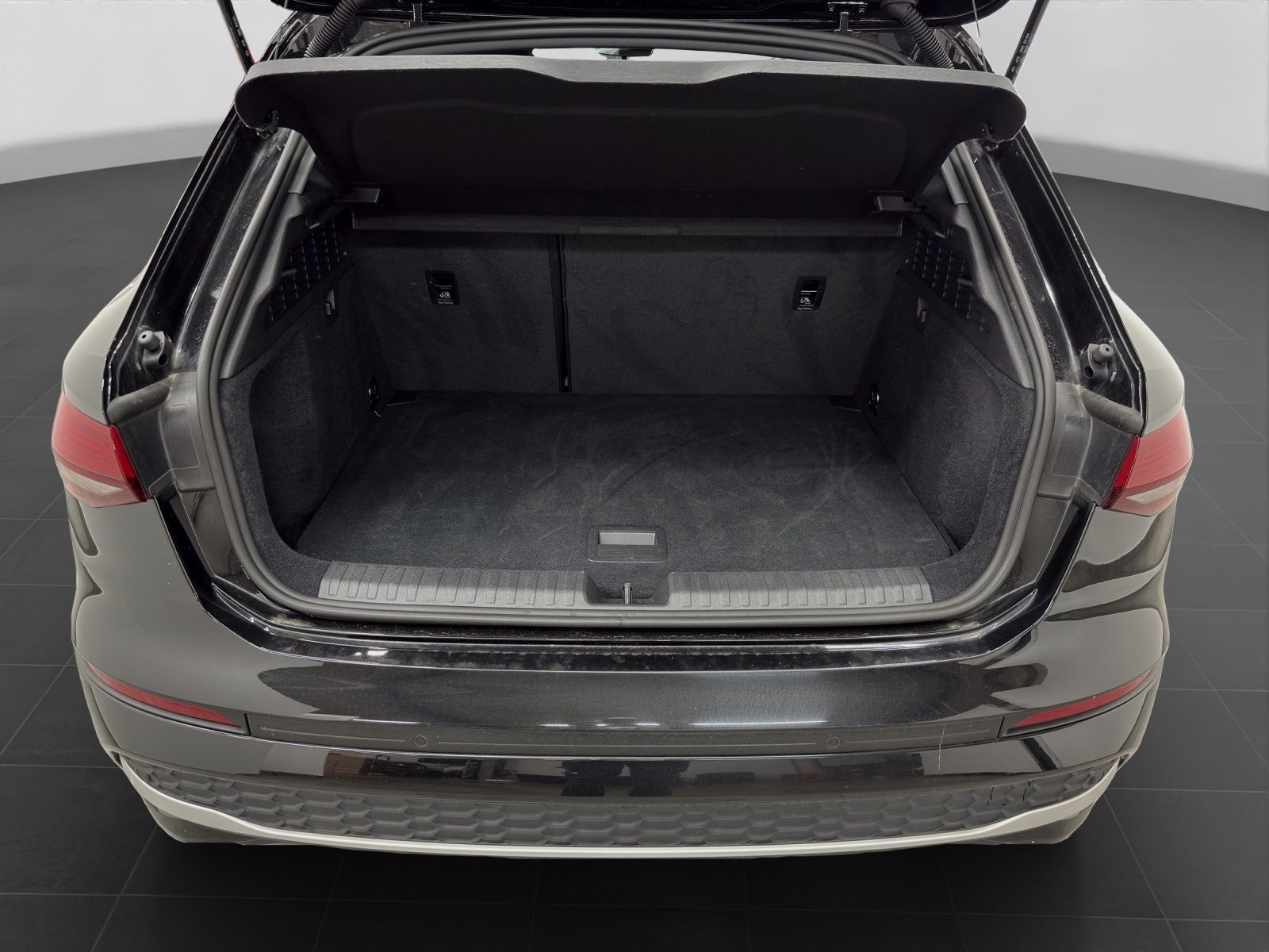 Audi A3 Sportback 35 TDI ADVANCED - Samsaru's Car Outlet