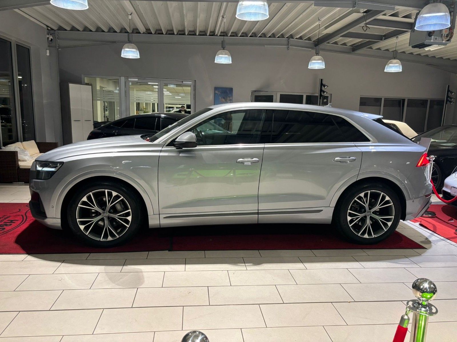 Audi Q8 50 TDI quattro S-LINE*AHK/STANDHEIZ.*
