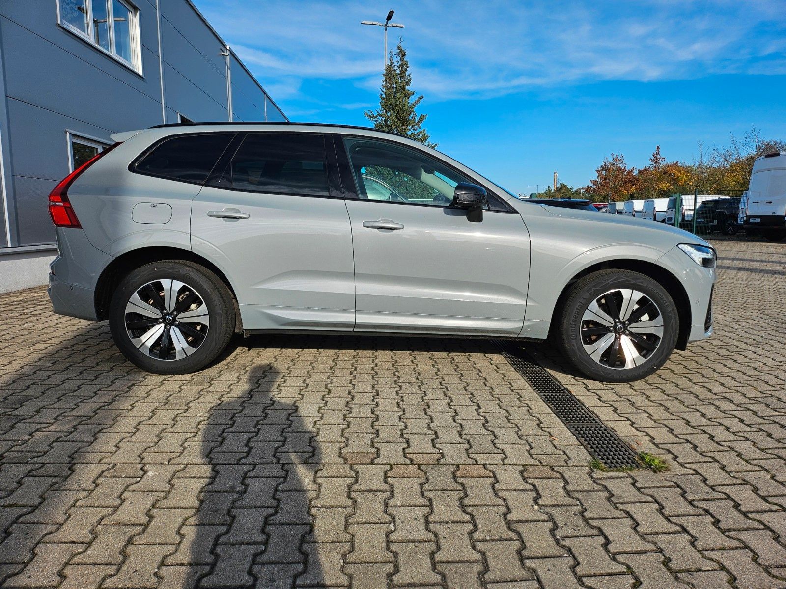 Volvo XC60 Plus Dark Recharge Plug-In Hybrid AWD