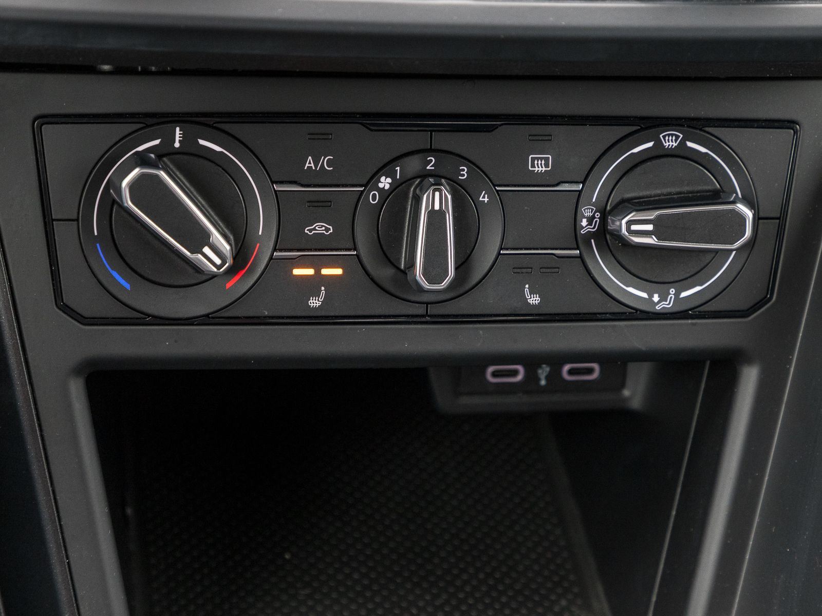 Volkswagen Taigo 1.0 TSI - Samsaru's Car Outlet