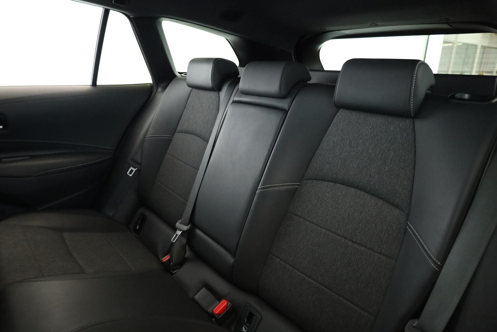 Toyota Corolla Touring Sports 2.0 CVT Team D Navi Kam