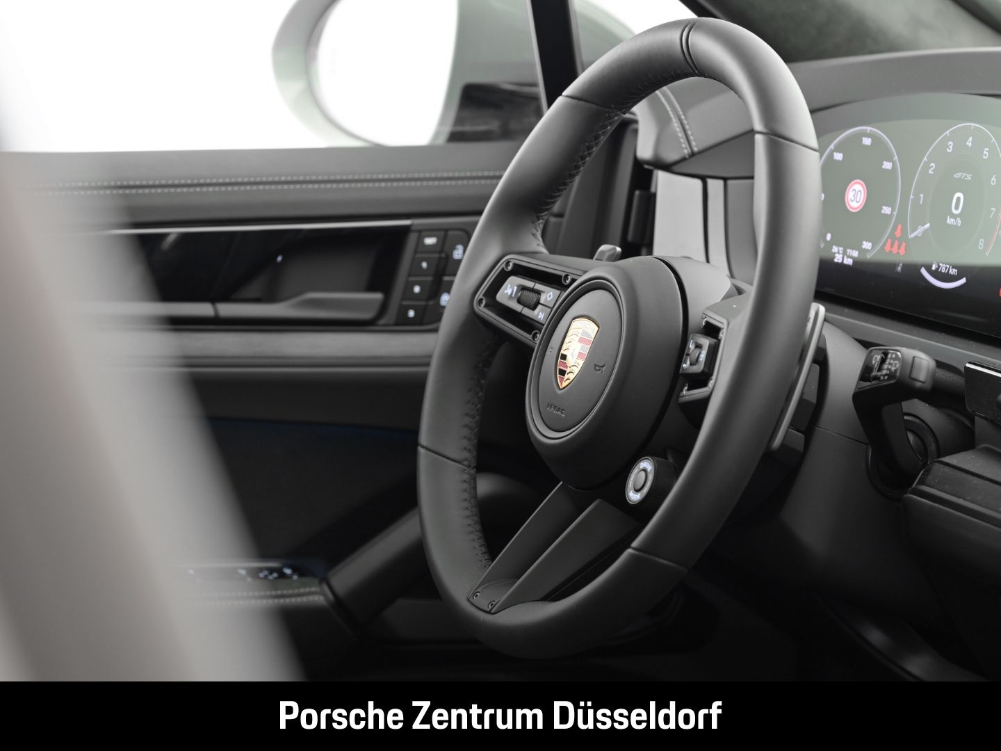 Porsche Cayenne GTS BOSE InnoDrive Surround-View Head-Up