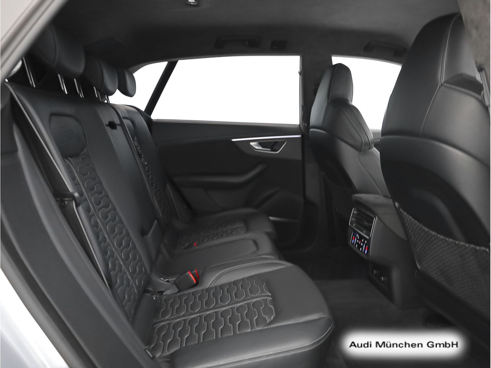 Audi RS Q8 Dynamik+/Keramik/Carbon/StdHzg/AHK/B&O