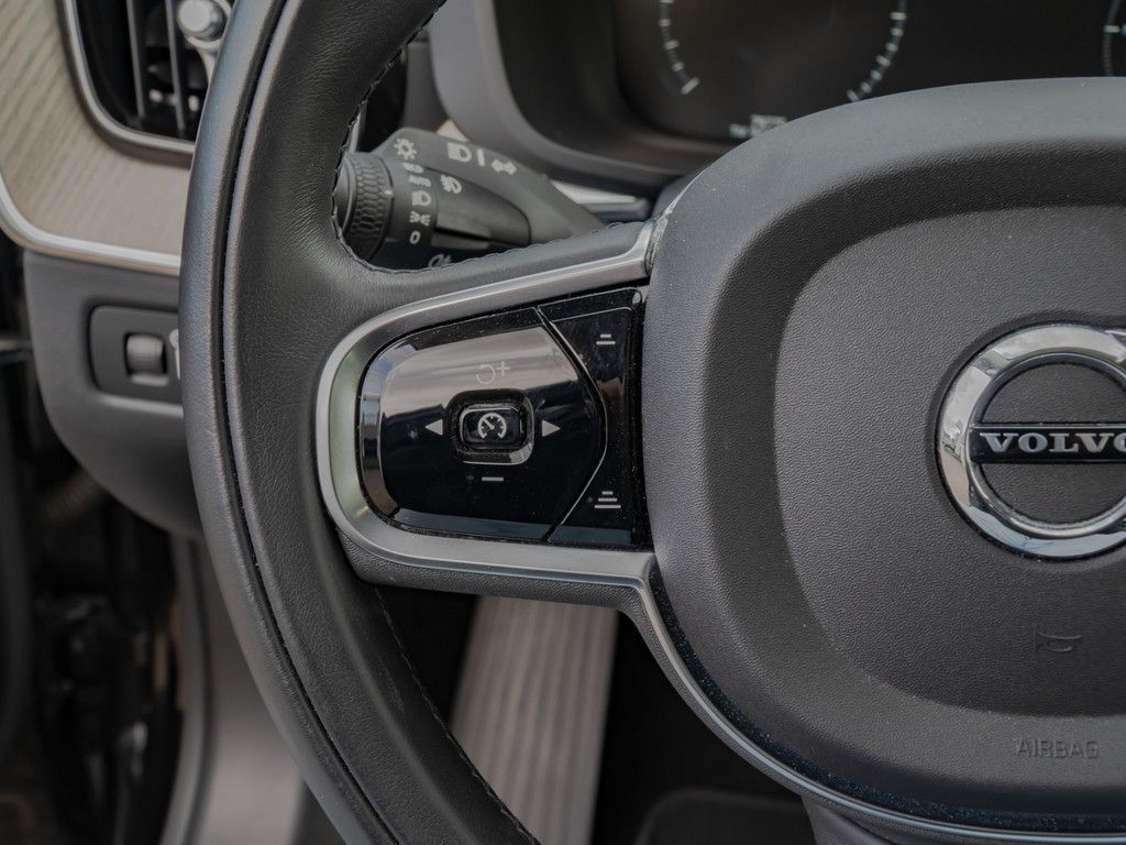 Volvo XC60 T6 AWD Recharge Geartronic Inscription aus