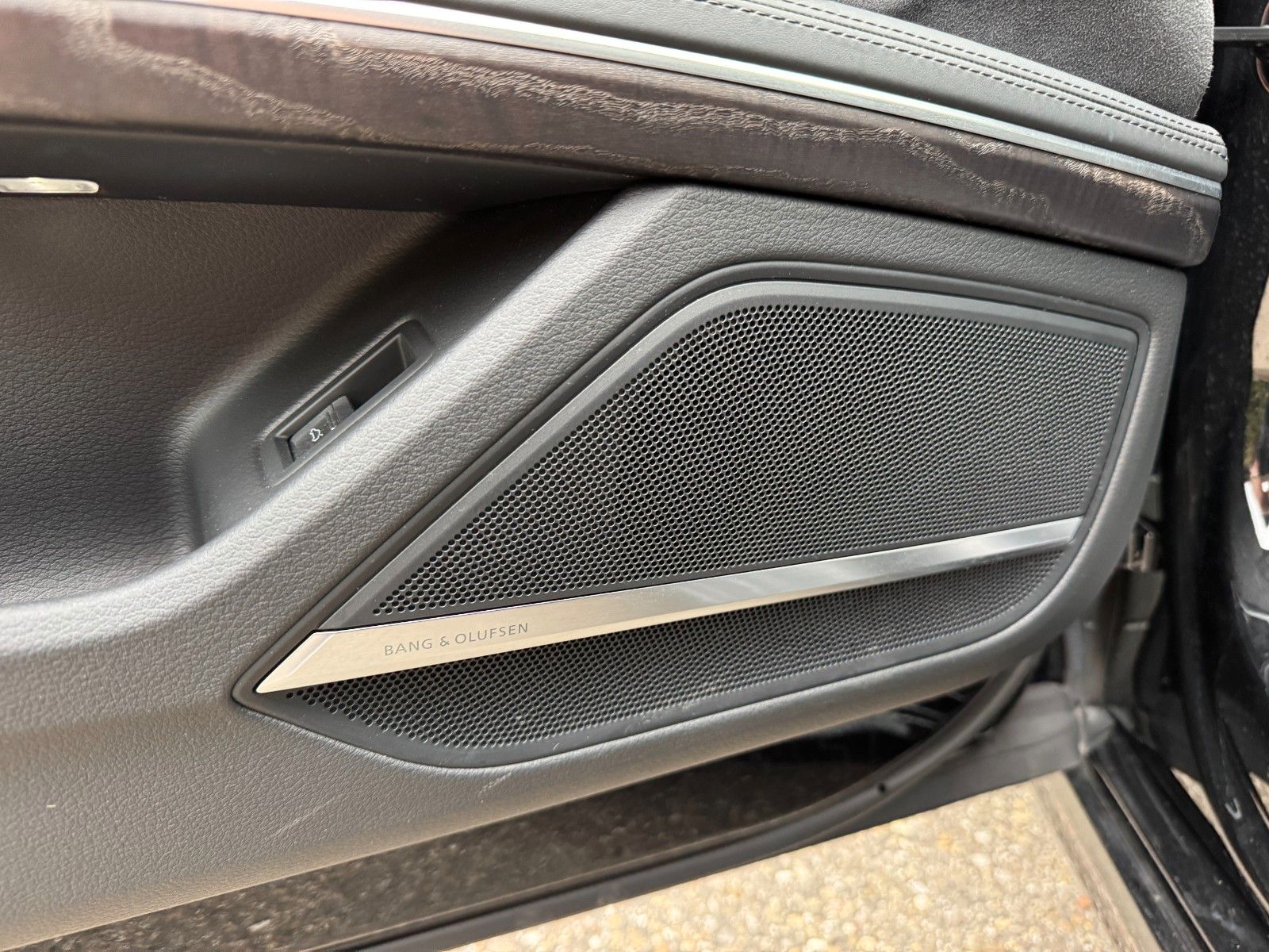Audi A8 55 TFSI quattro - Samsaru's Car Outlet