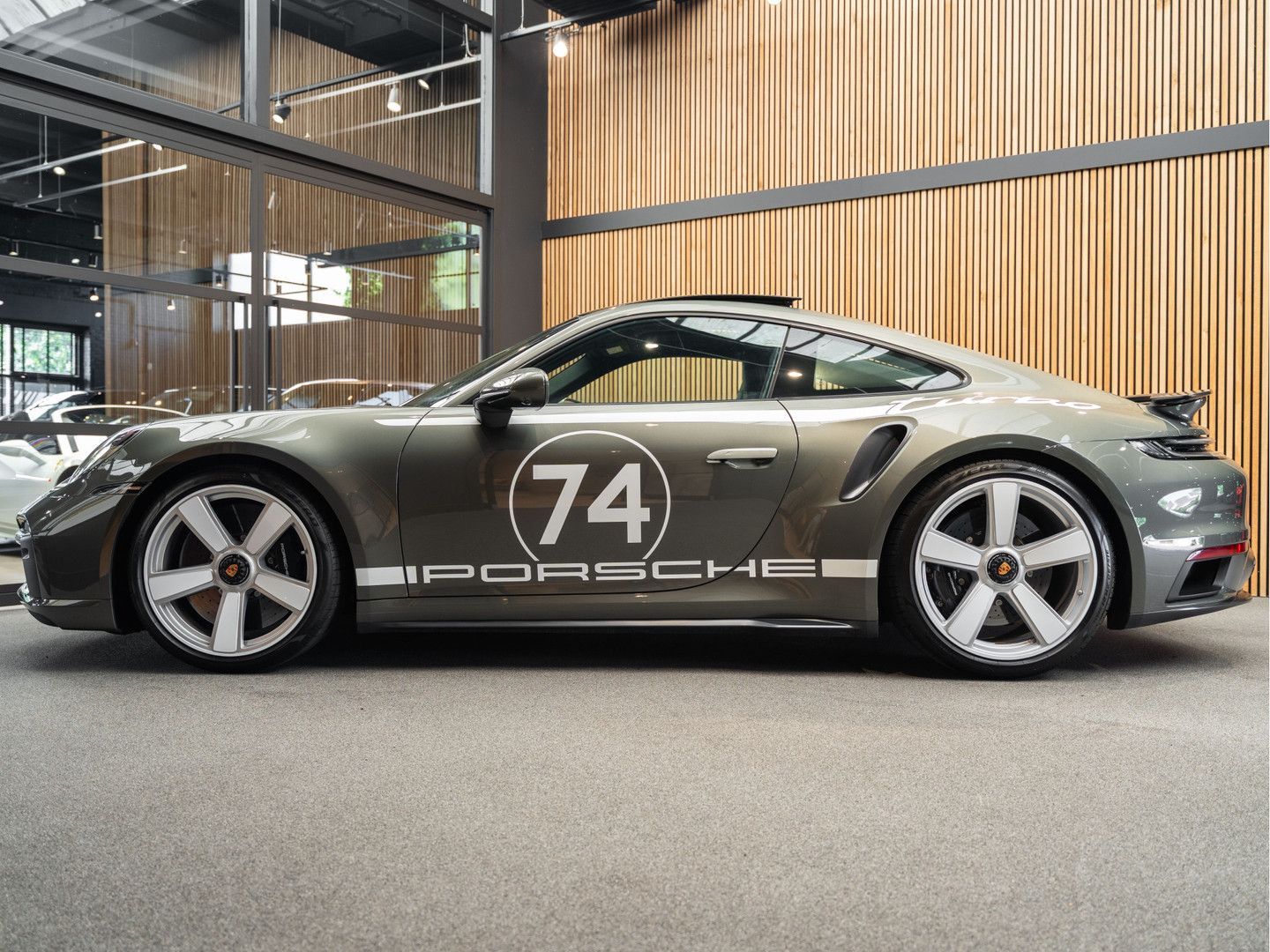 Porsche 992 992 Turbo 50 Years 1/1974 Burmester Leder 91