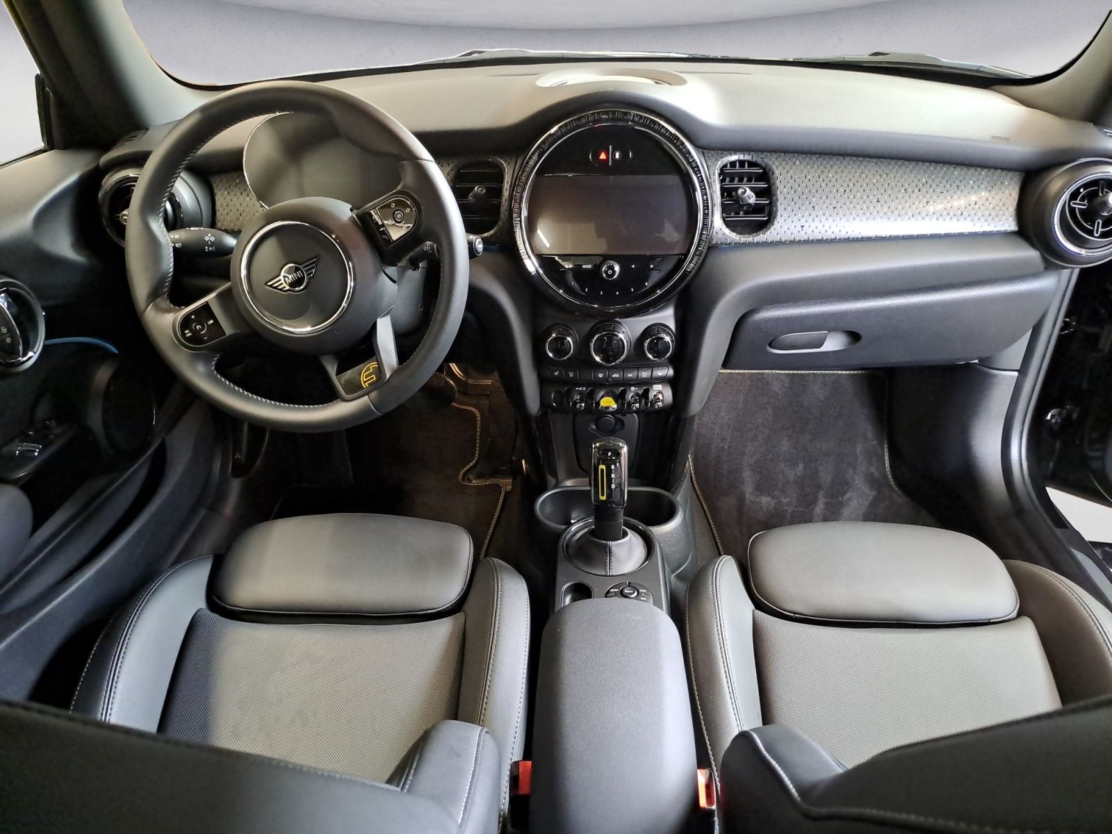 MINI Cooper SE - Samsaru's Car Outlet