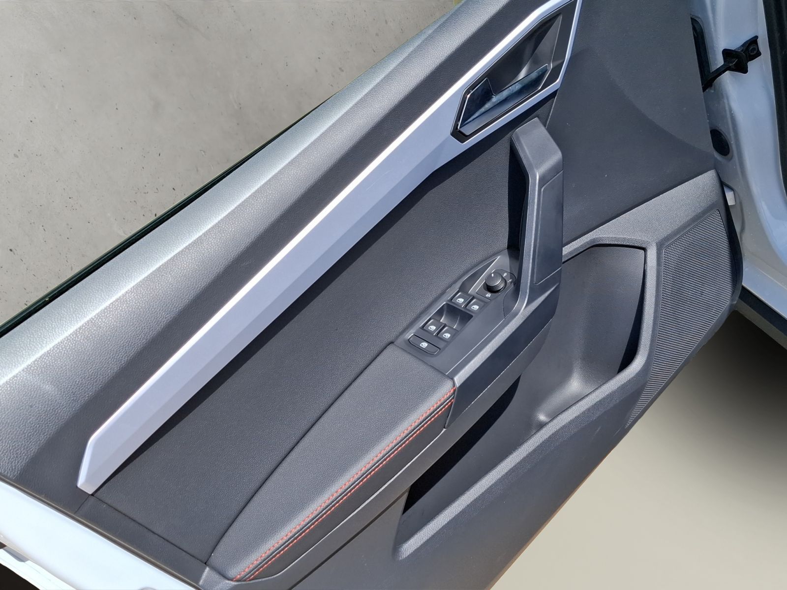 Seat Arona 1.5 TSI FR Sitzheizung, Navi, Ganzjahresre