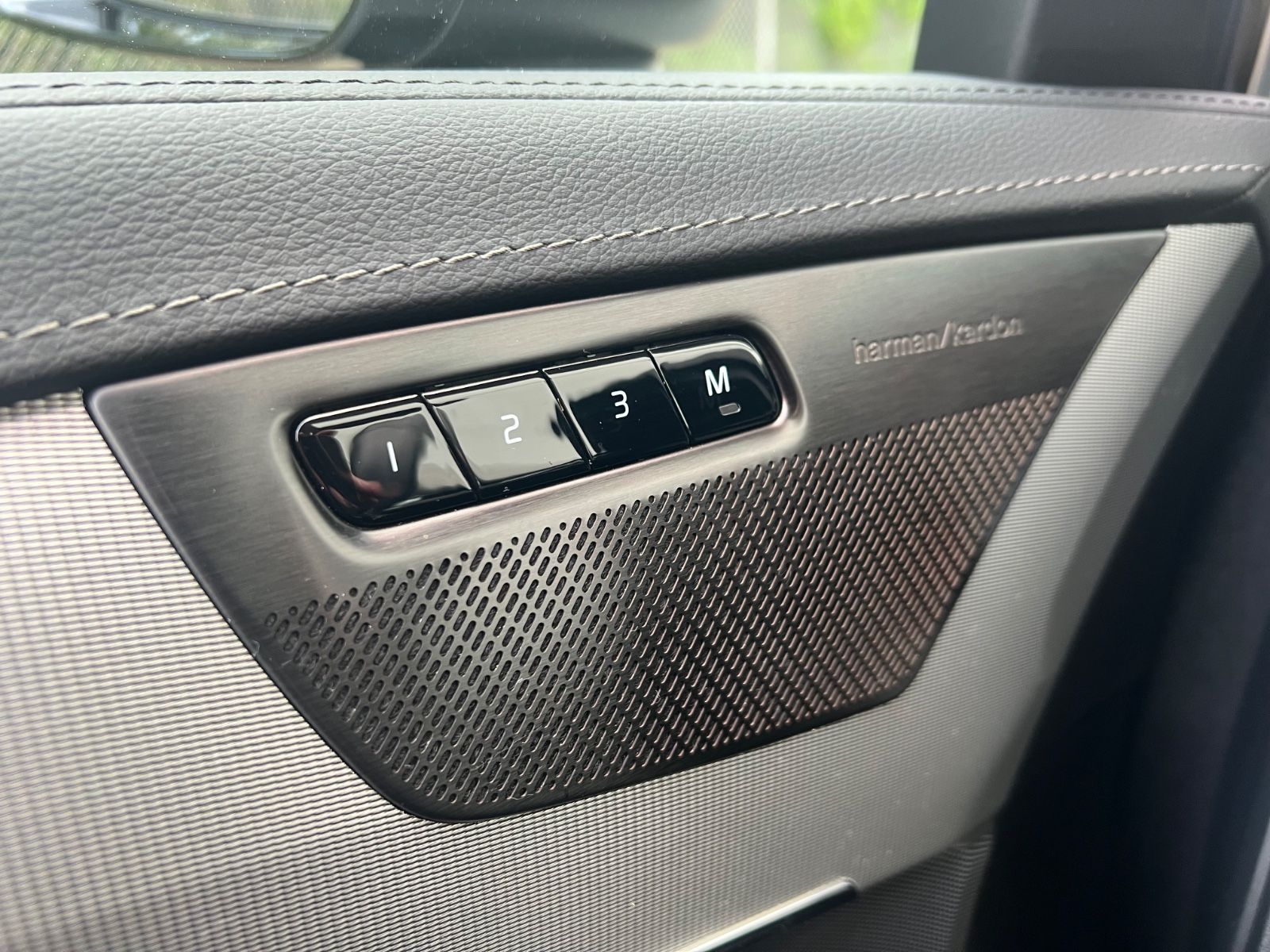 Volvo XC90 Recharge T8 AWD Plus Dark Autom. GARANTIE