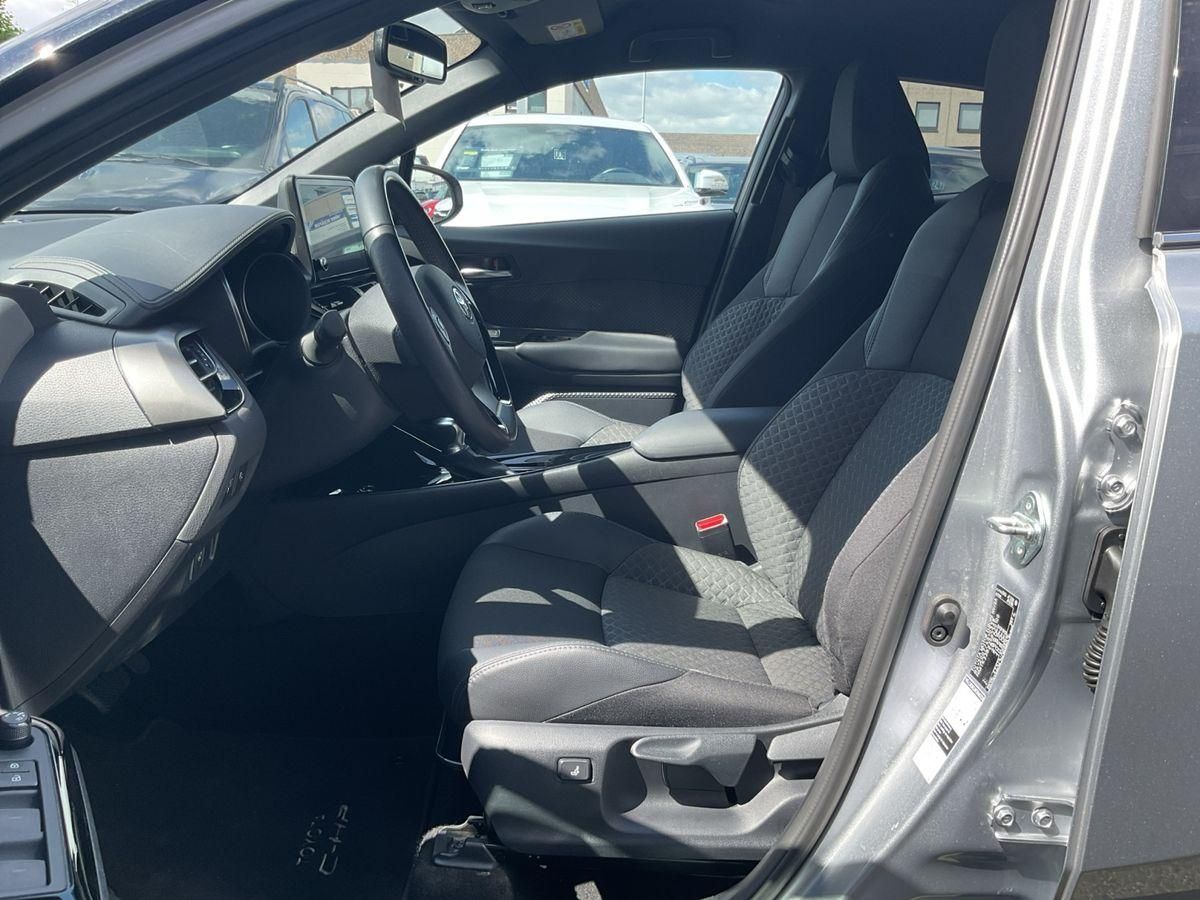 Toyota C-HR HYBRID TEAM D 1.8 16V - Samsaru's Car Outlet