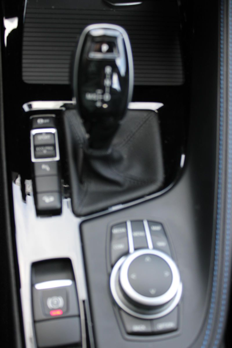 BMW X1 xDrive 20 i M Sportpaket - Samsaru's Car Outlet
