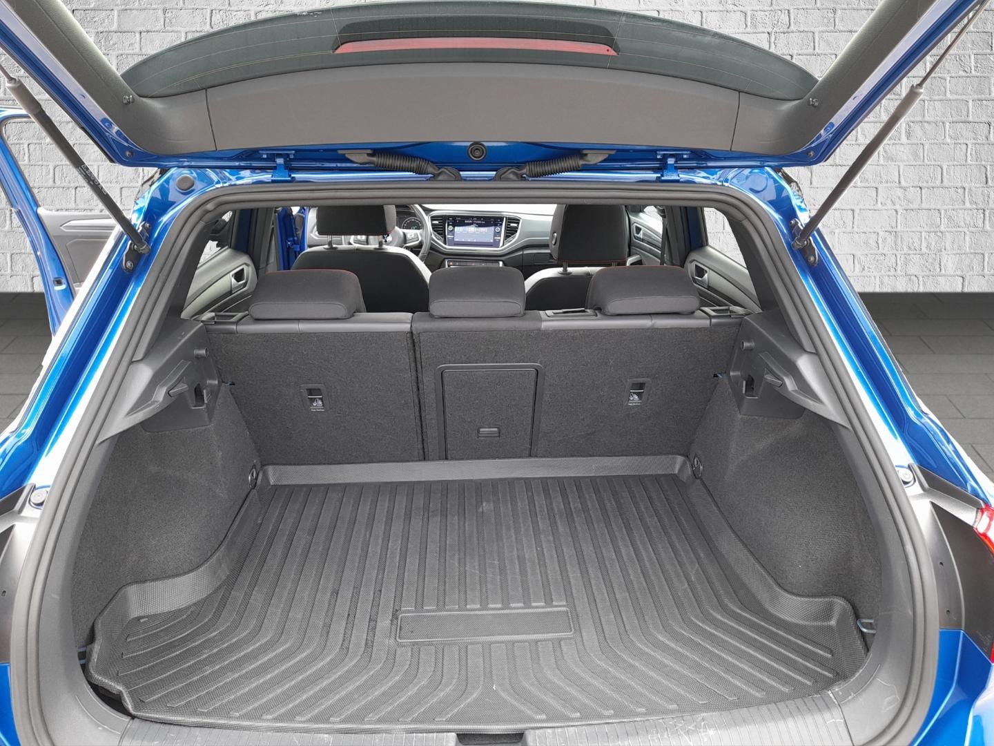 Volkswagen T-Roc Sport 1.5 TSI DSG - Samsaru's Car Outlet