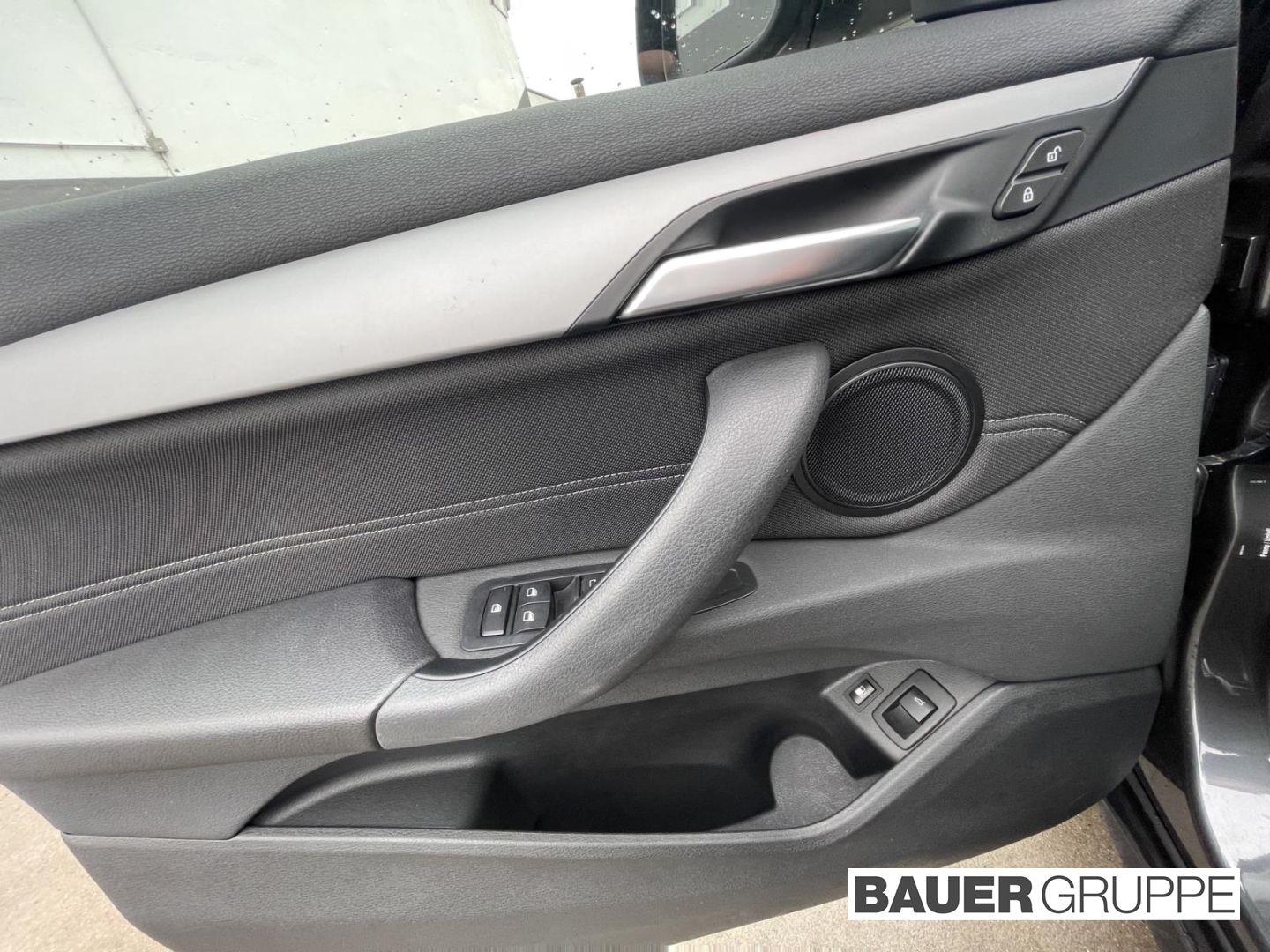 BMW X1 xDrive25e Memory Sportsitze Komfortzugang - Samsaru's Car Outlet