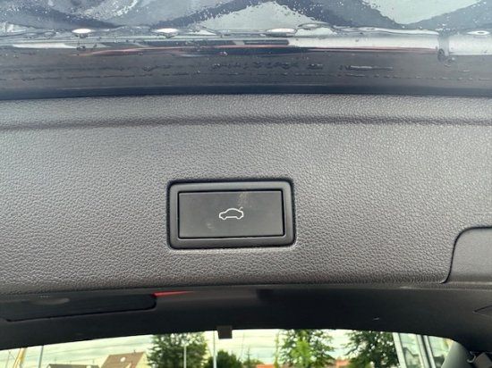 Volkswagen Touareg 3.0 TDI 4M R-LINE - Samsaru's Car Outlet