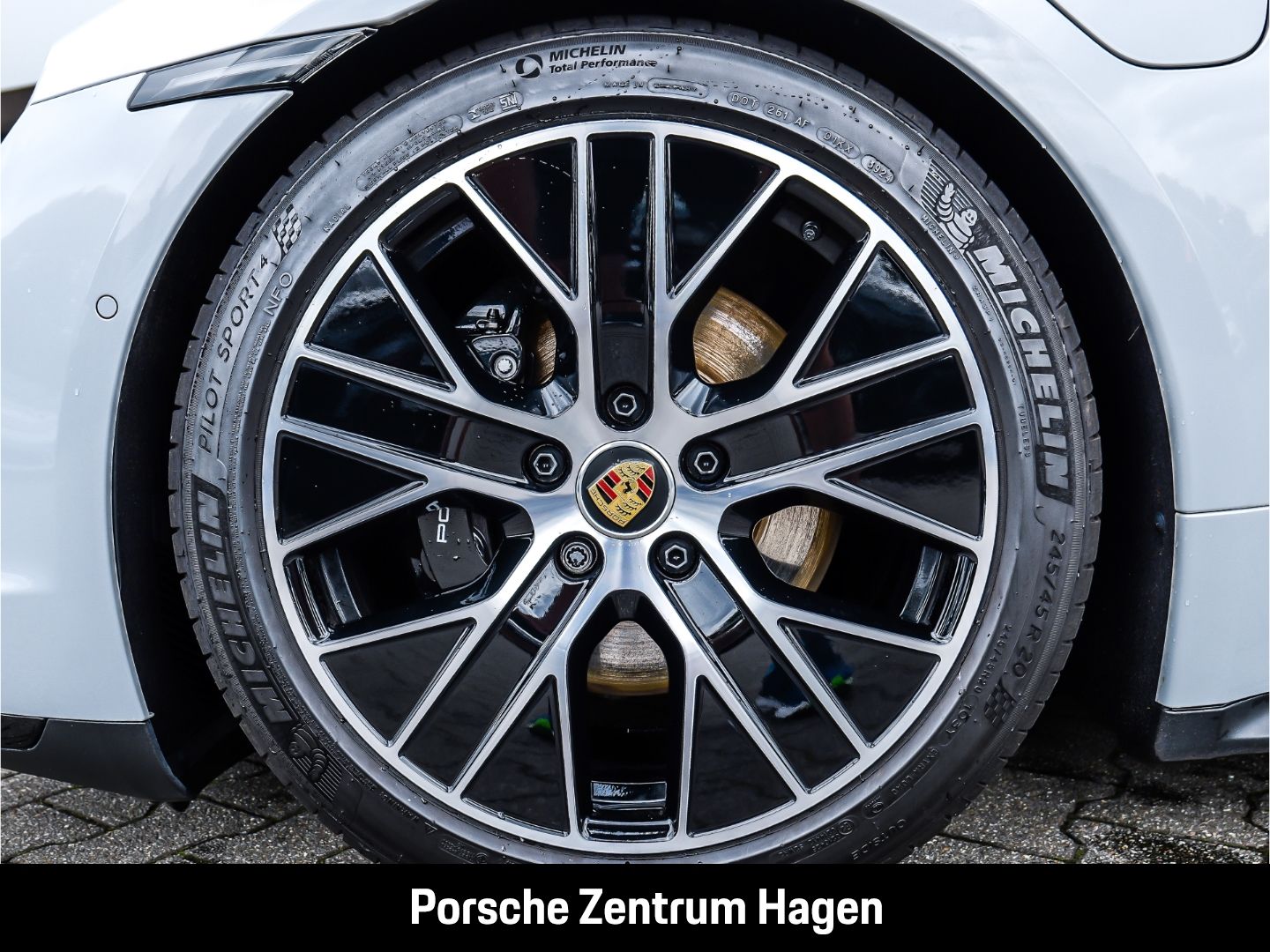 Porsche Taycan 4S SportDesign Surround-View LED-Matrix