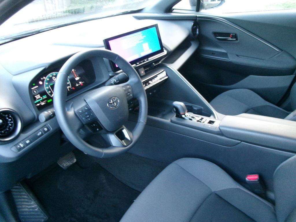 Toyota C-HR 1.8 Hybrid Team D +TWW+RFK+NAVI+