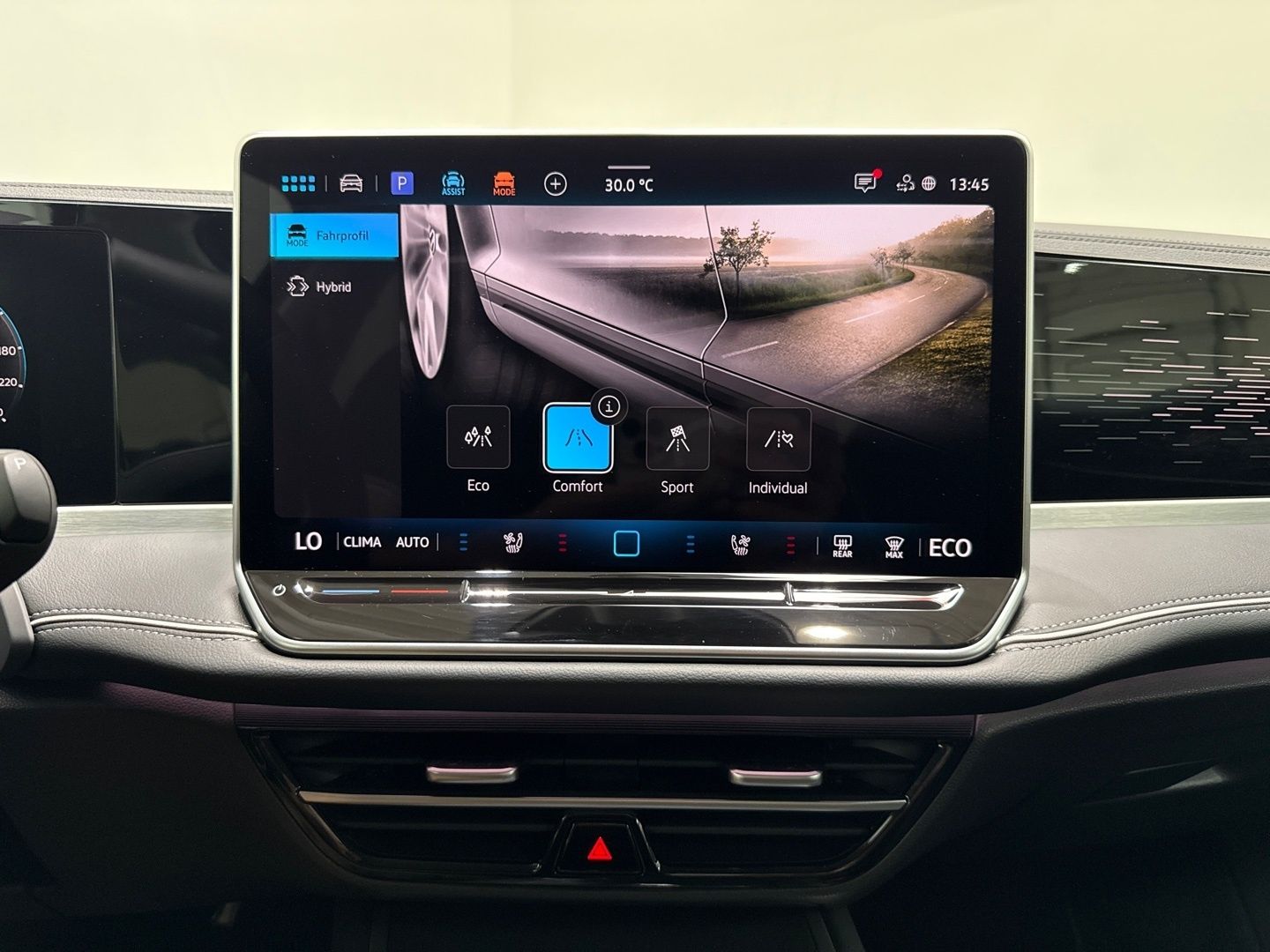 Volkswagen Passat Variant 1.5 eTSI eHybrid DSG BUSINESS HEA