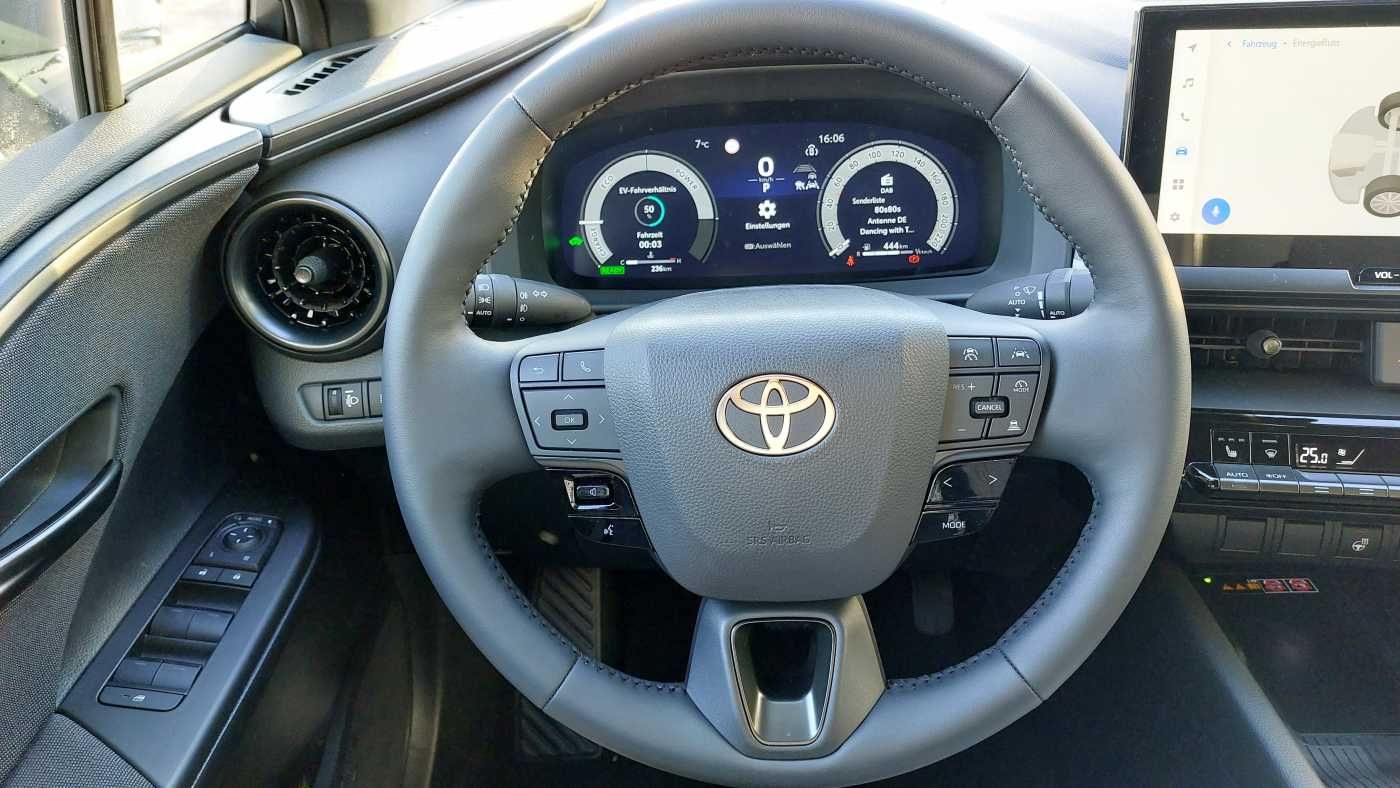 Toyota C-HR 1.8 Hybrid - Samsaru's Car Outlet