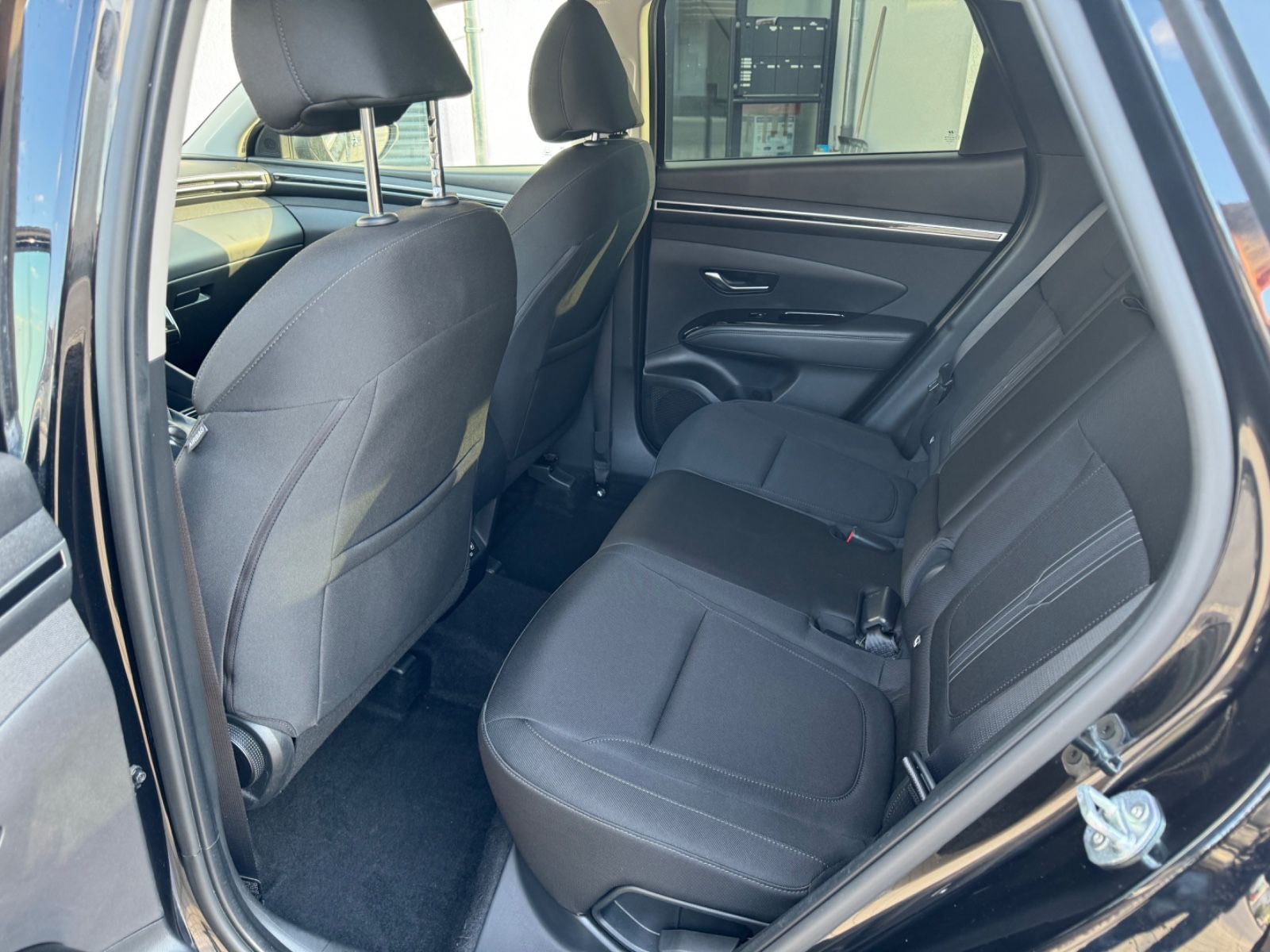 Hyundai Tucson Select Mild-Hybrid 2WD - Samsaru's Car Outlet