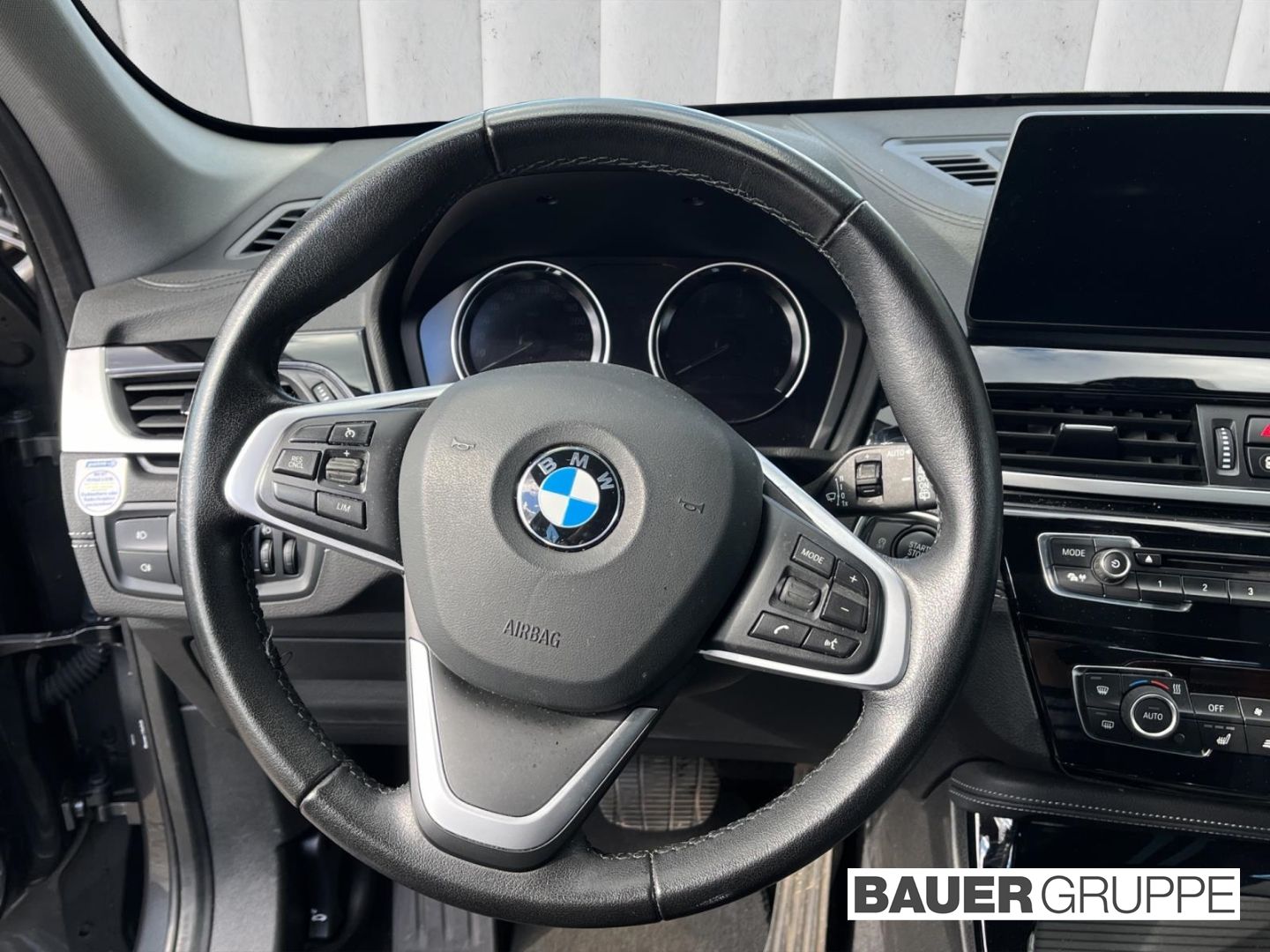 BMW X1 xDrive 20 d Sport Line - Samsaru's Car Outlet