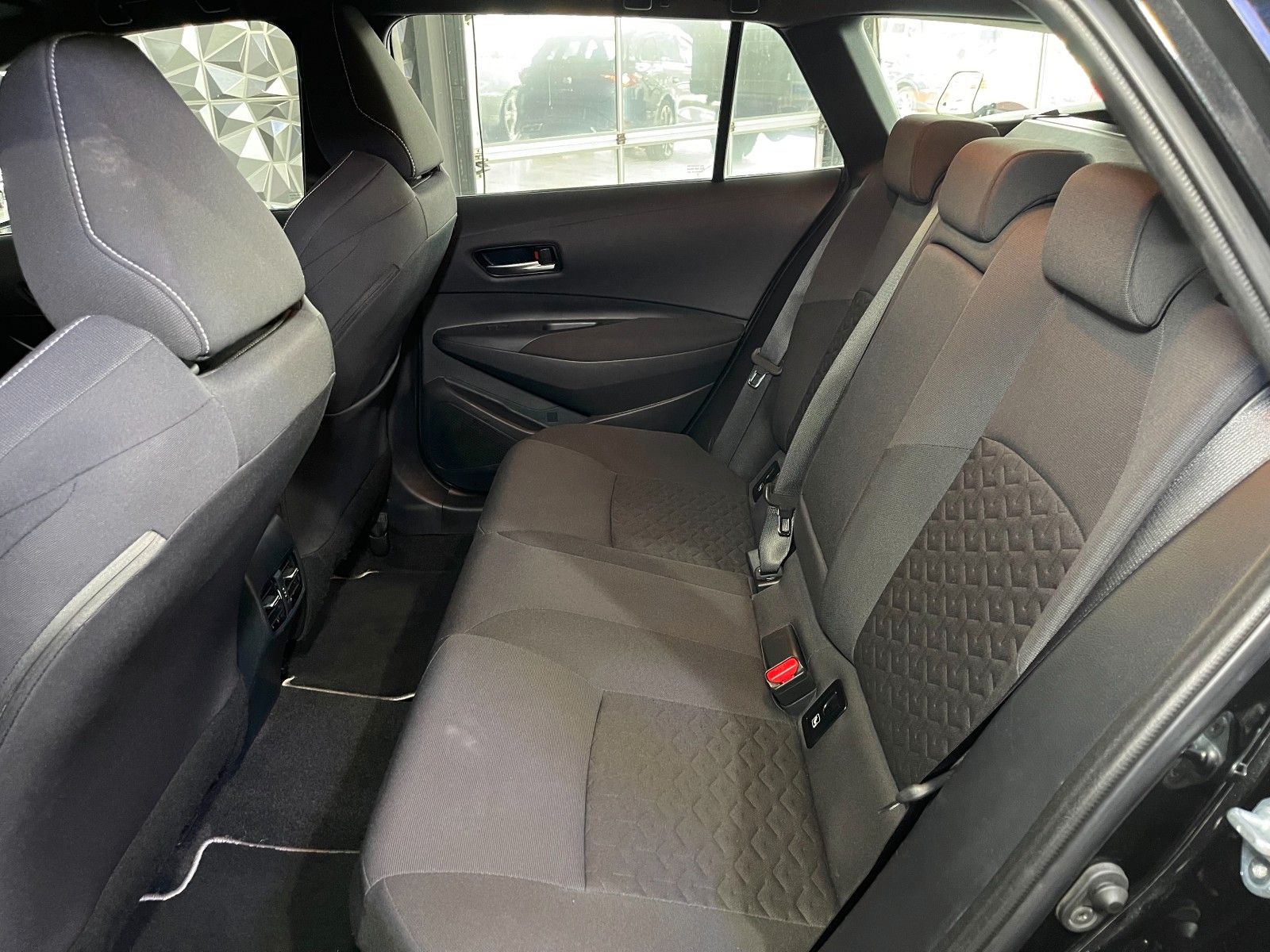 Toyota Corolla Touring Hybrid - Samsaru's Car Outlet