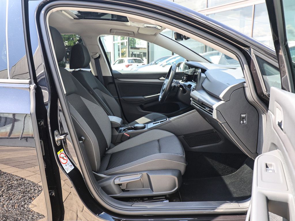 Volkswagen Golf VIII ACTIVE 2.0 l DSG - Samsaru's Car Outlet