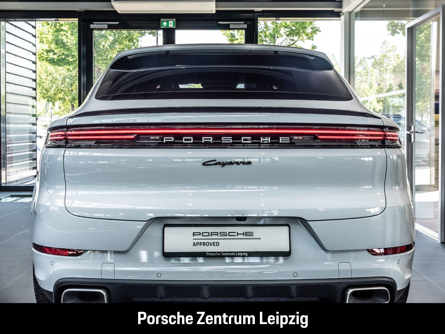 Porsche Cayenne E-Hybrid Coupe SportDesign HD-Matrix Inn