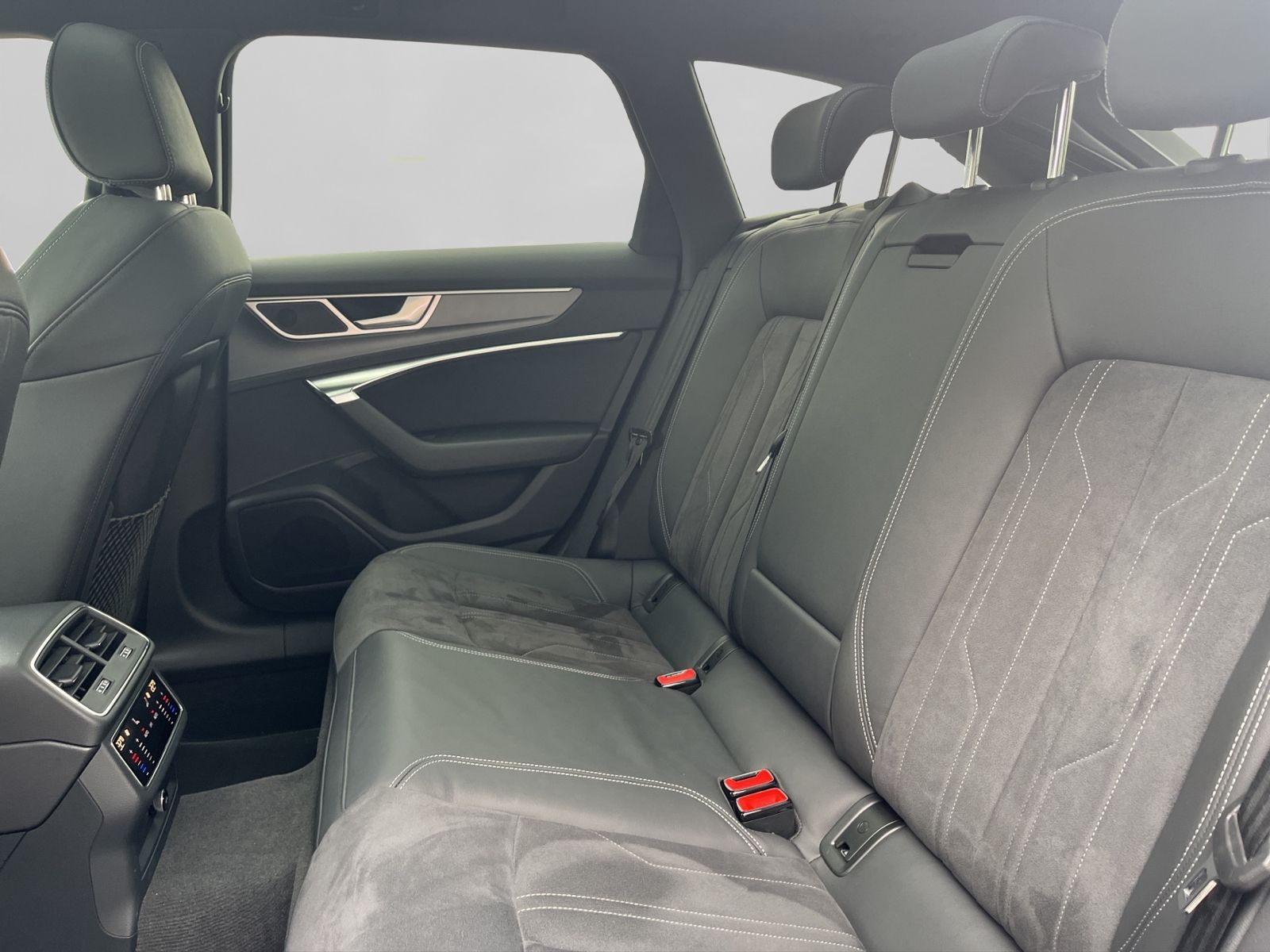 Audi A6 Avant 50 TDI quattro S-LINE - Samsaru's Car Outlet