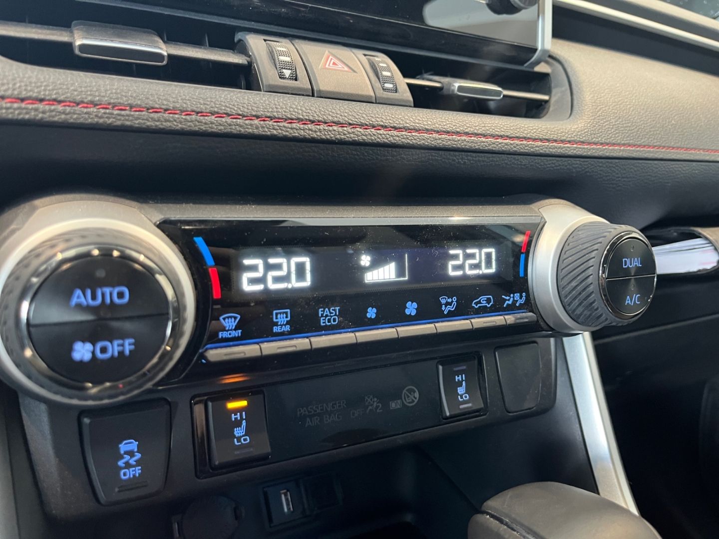Toyota RAV 4 Plug-in-Hybrid - Samsaru's Car Outlet